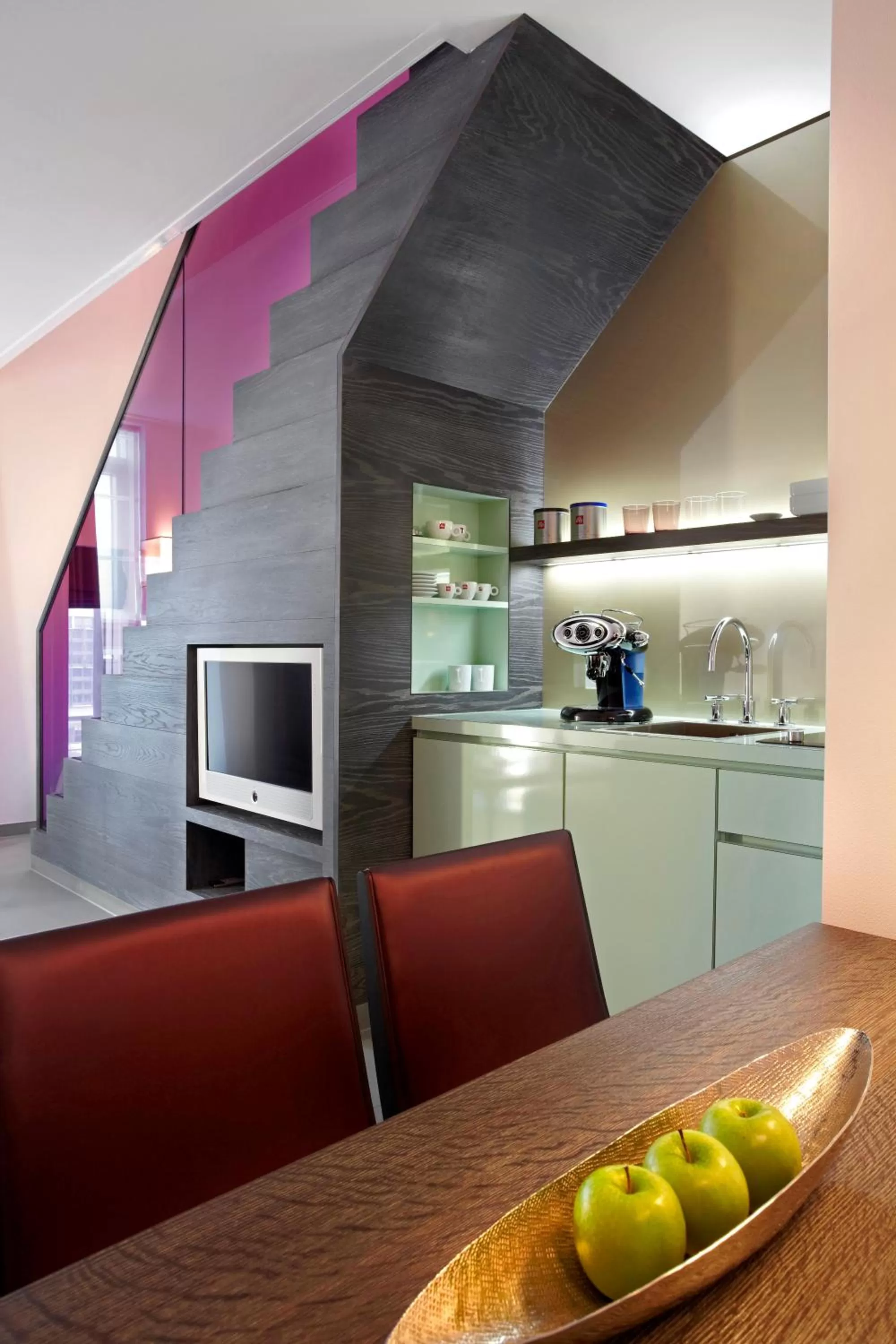 Photo of the whole room, Kitchen/Kitchenette in abito Suites