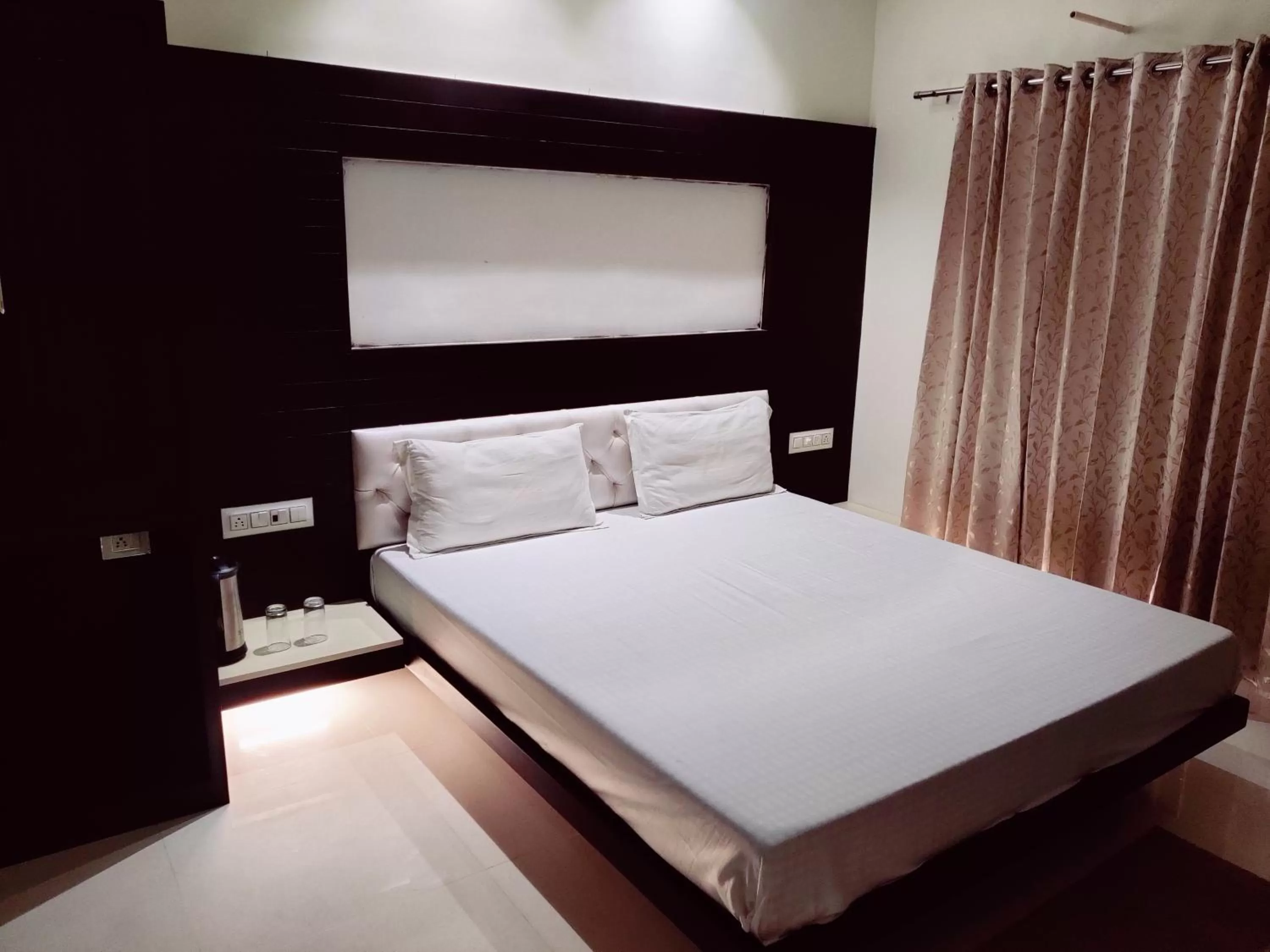 Bed in Abu Inn, Mount Abu - The Luxury Boutique Stay