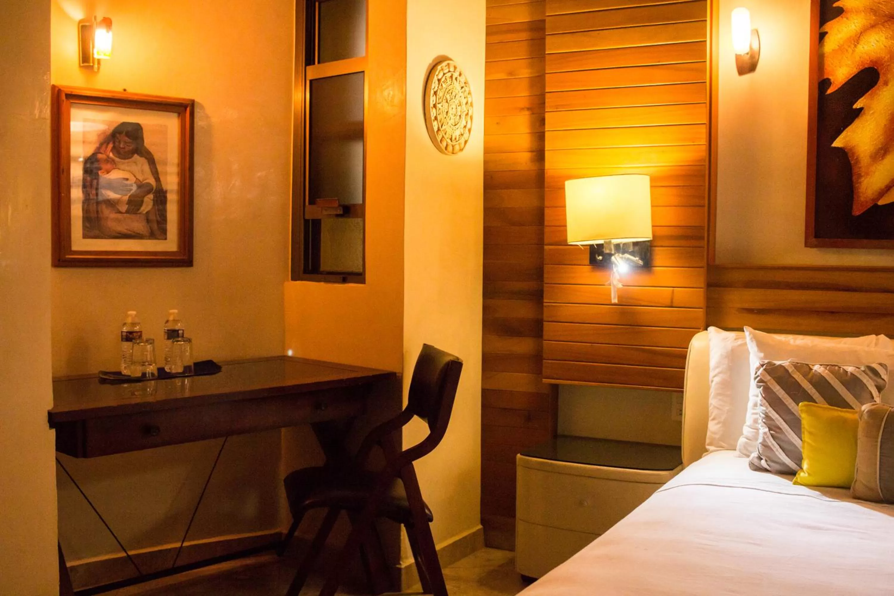 Library, Bed in Cocos Cabañas Playa del Carmen Adults Only