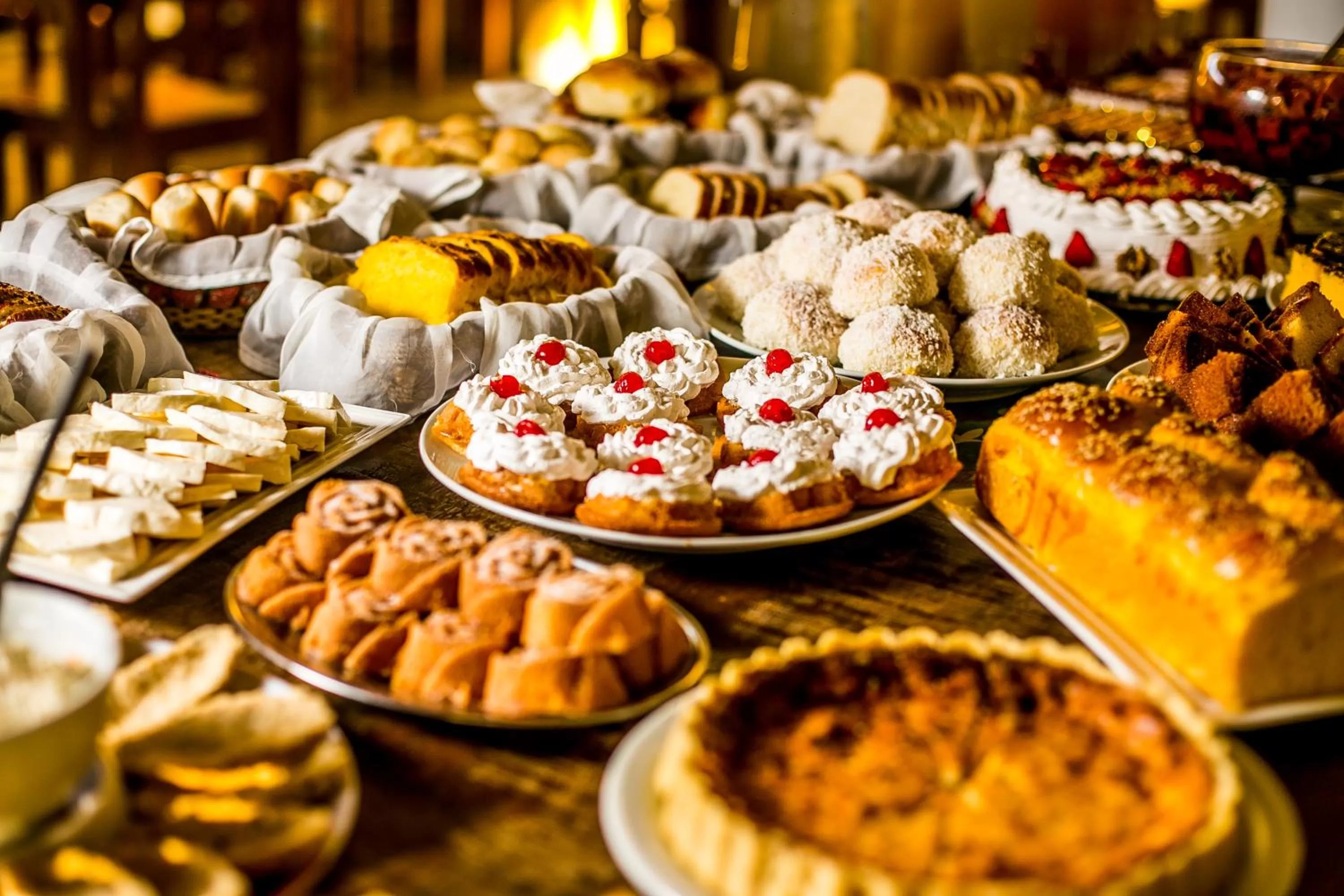 Buffet breakfast in Pousada Eclipse Paraty