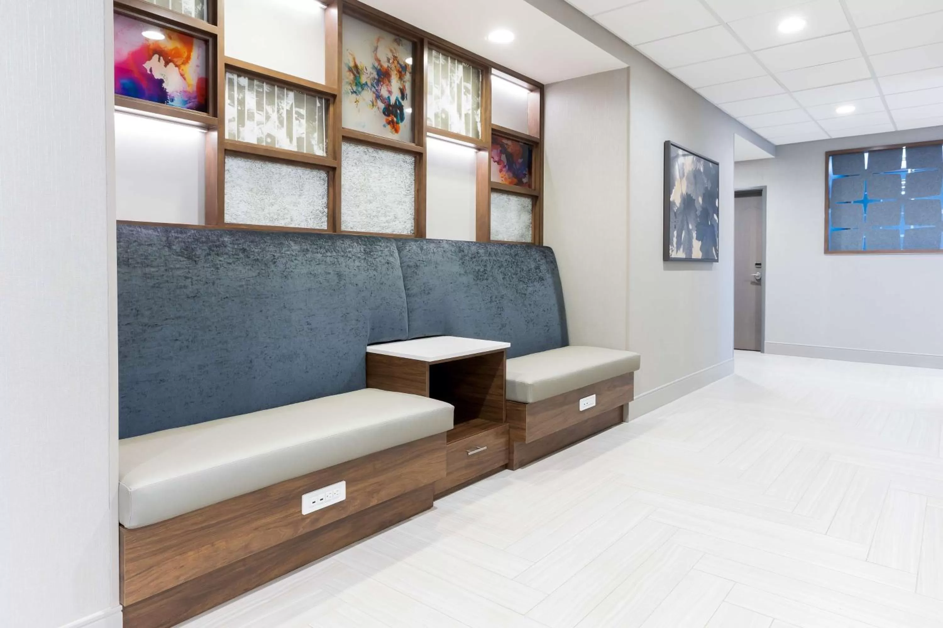 Lobby or reception in Hampton Inn & Suites Santa Rosa Sonoma Wine Country