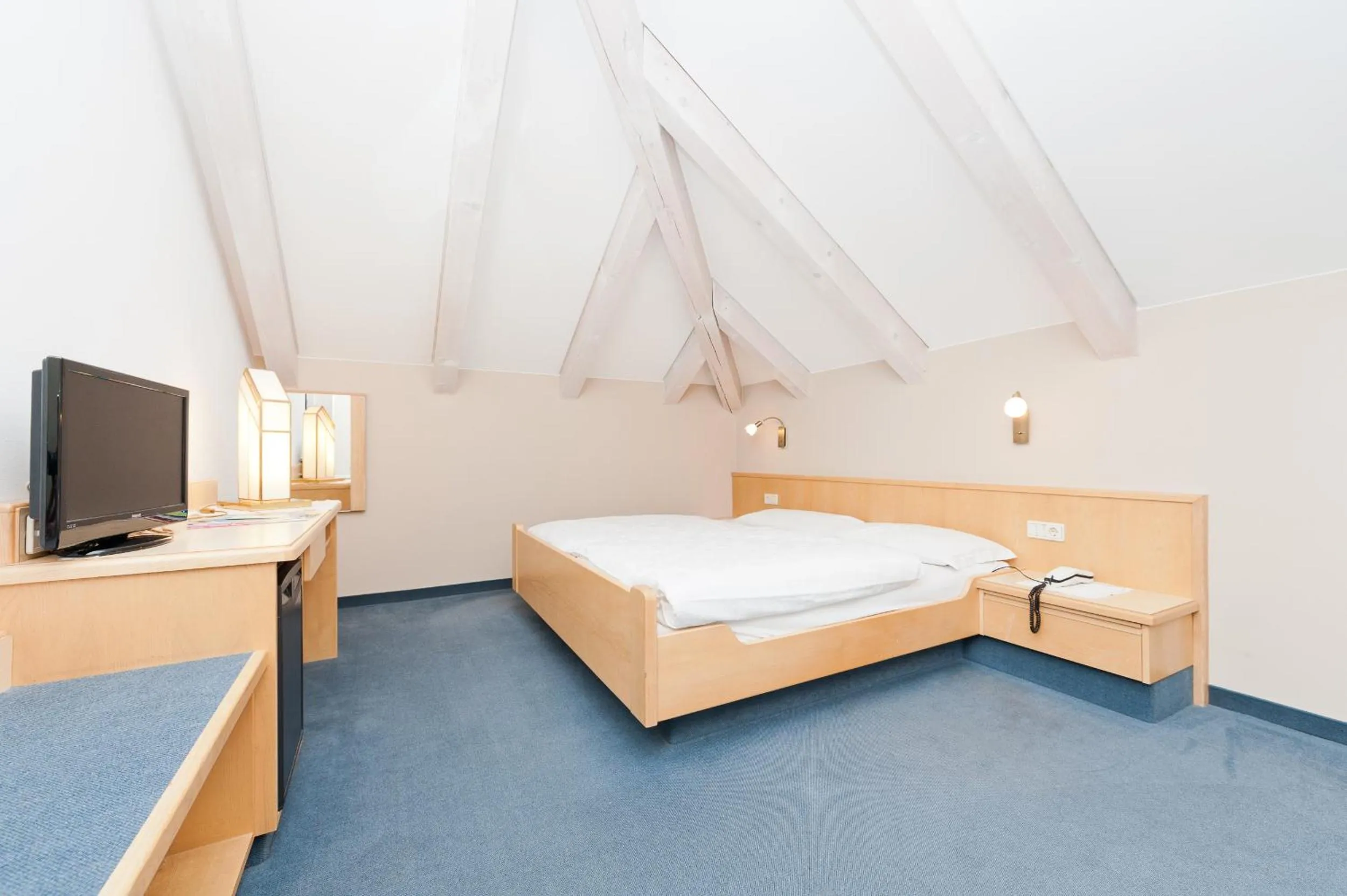 TV and multimedia, Bed in Business Resort Parkhotel Werth