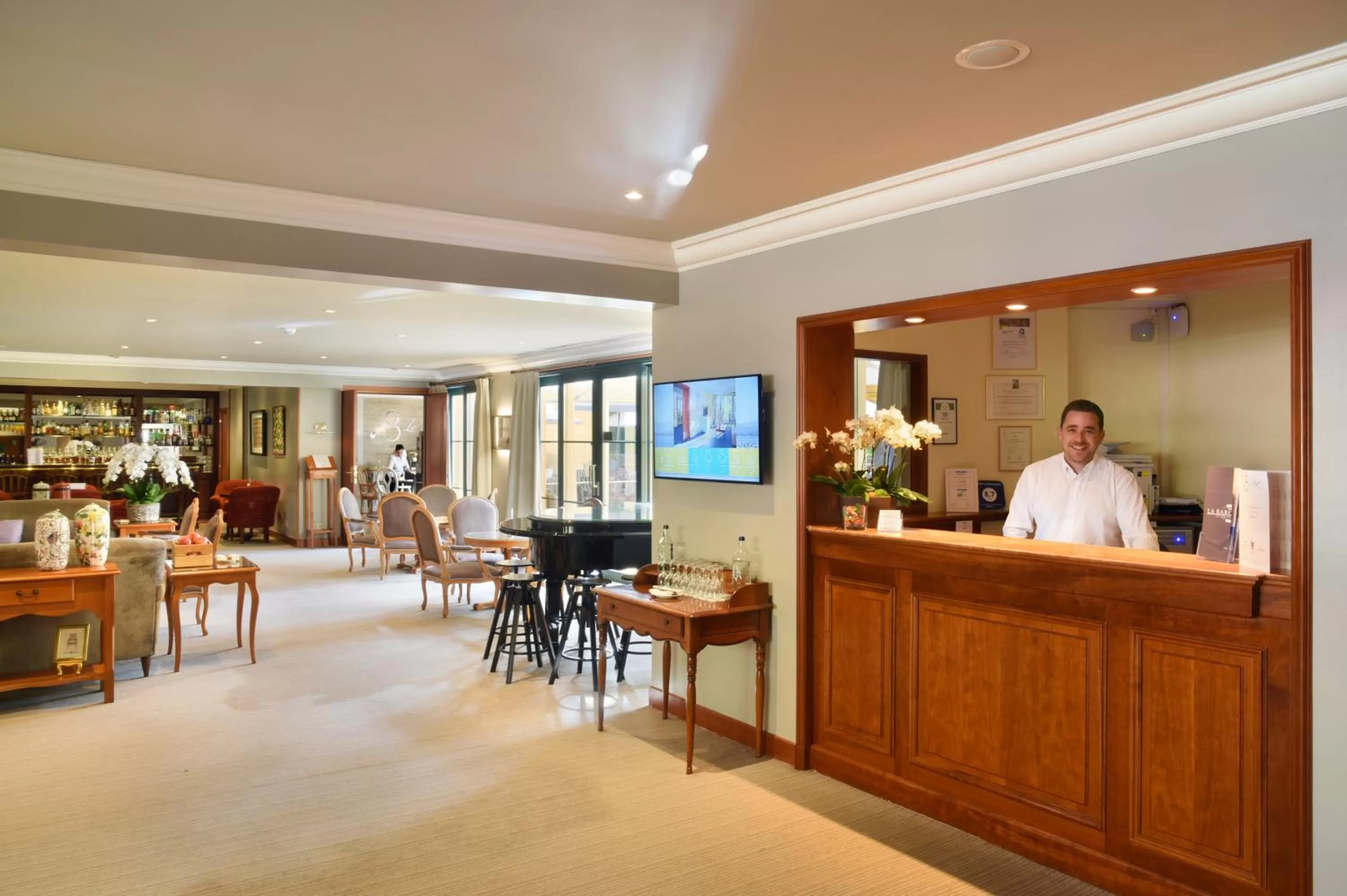 Lobby or reception in Hotel La Barcarolle