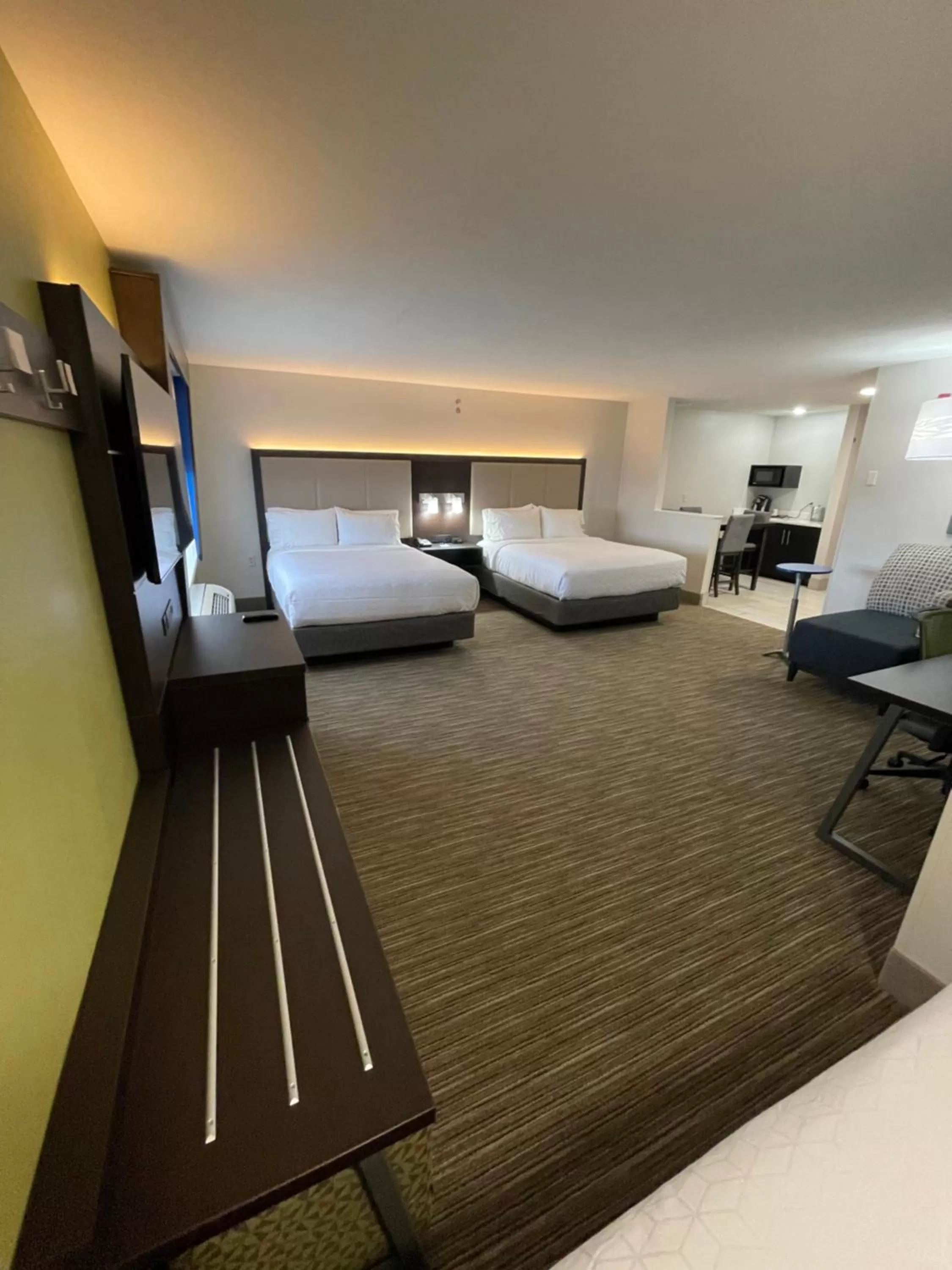 Bed in Holiday Inn Express Hotel & Suites Las Vegas NM by IHG