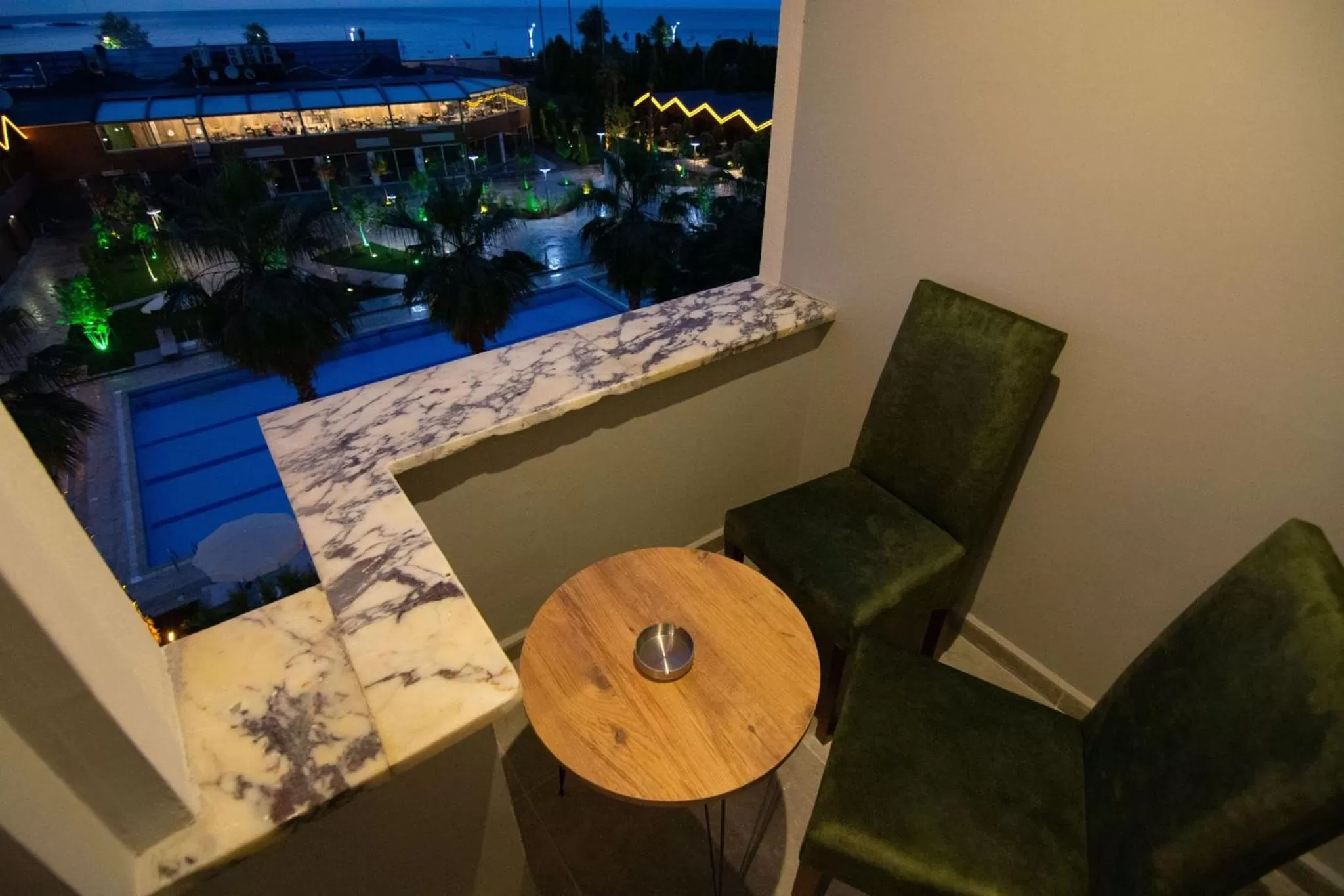 Pool View in Sandal Otel