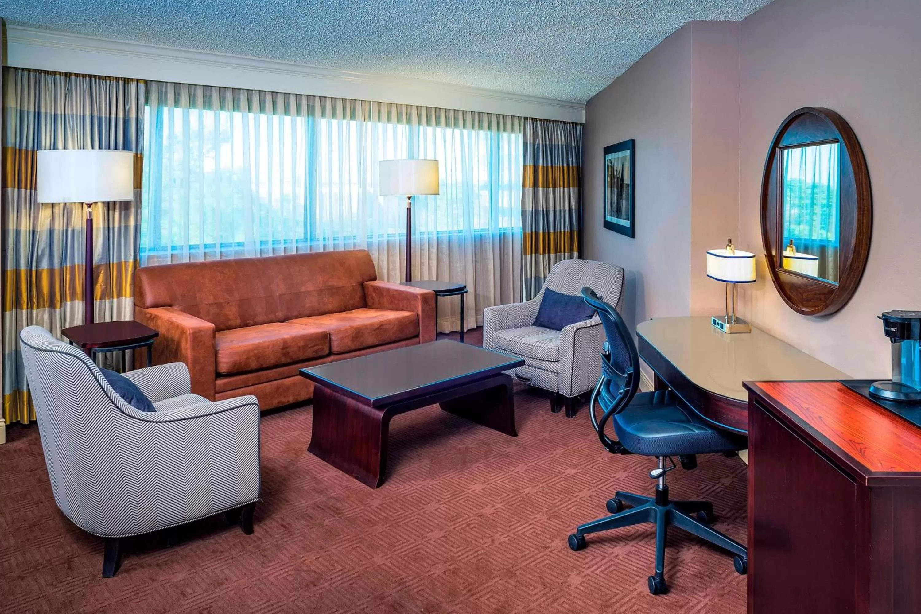 Living room in Sheraton North Houston at George Bush Intercontinental