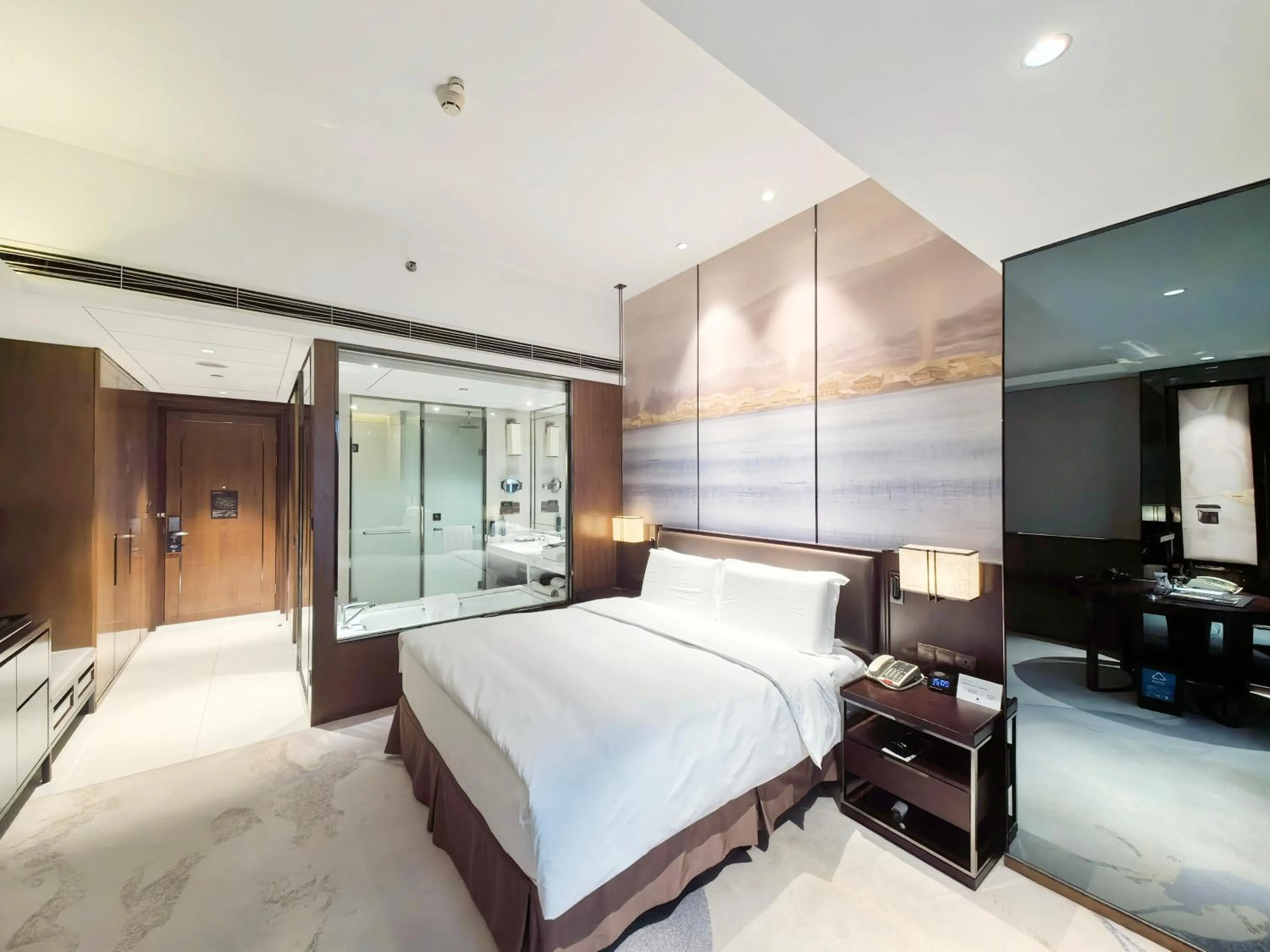 Bedroom, Bed in DoubleTree By Hilton Ningbo Beilun