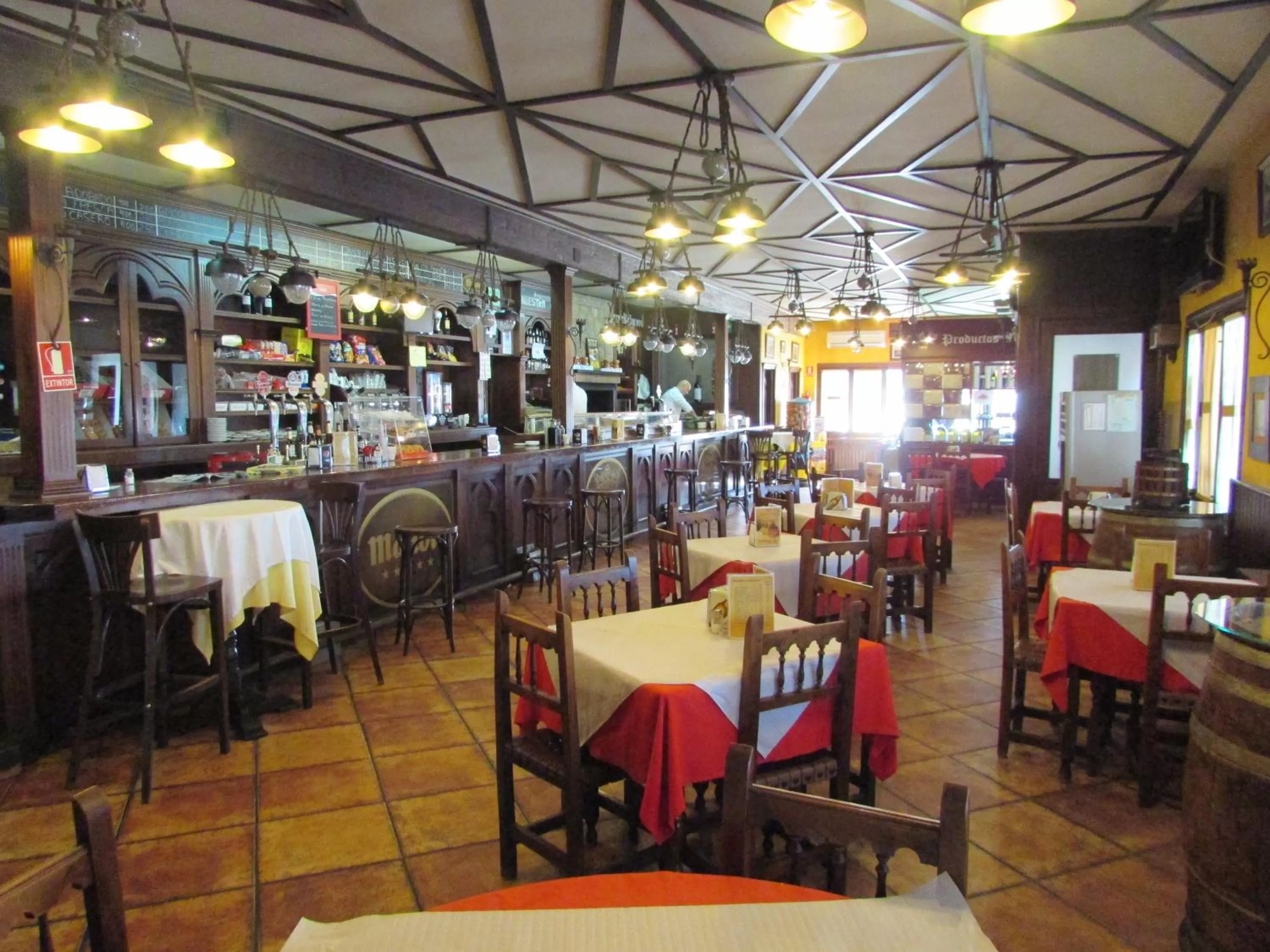 Lounge or bar in Hotel Real Castillo