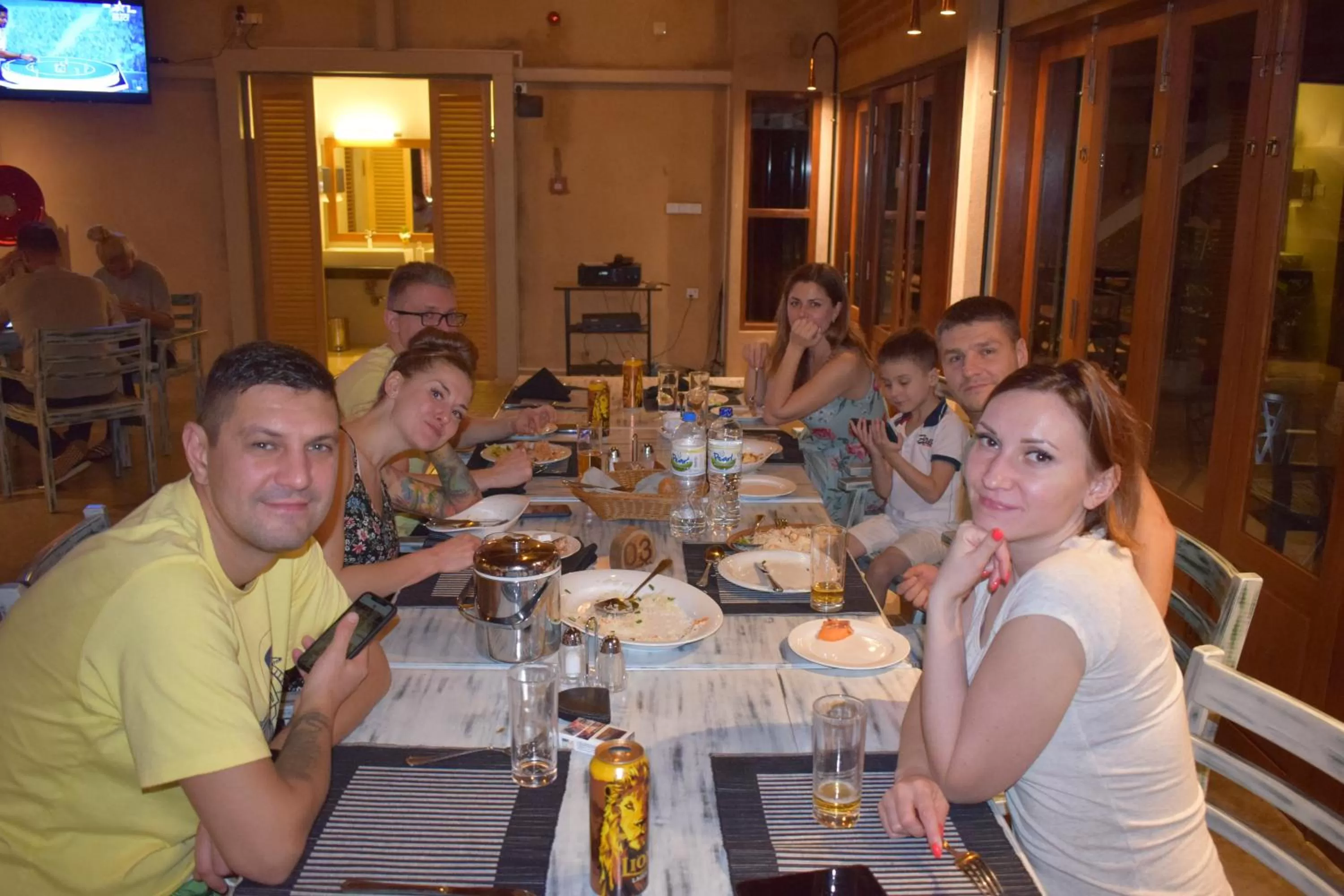 Restaurant/places to eat in Olinia Airport Hotel