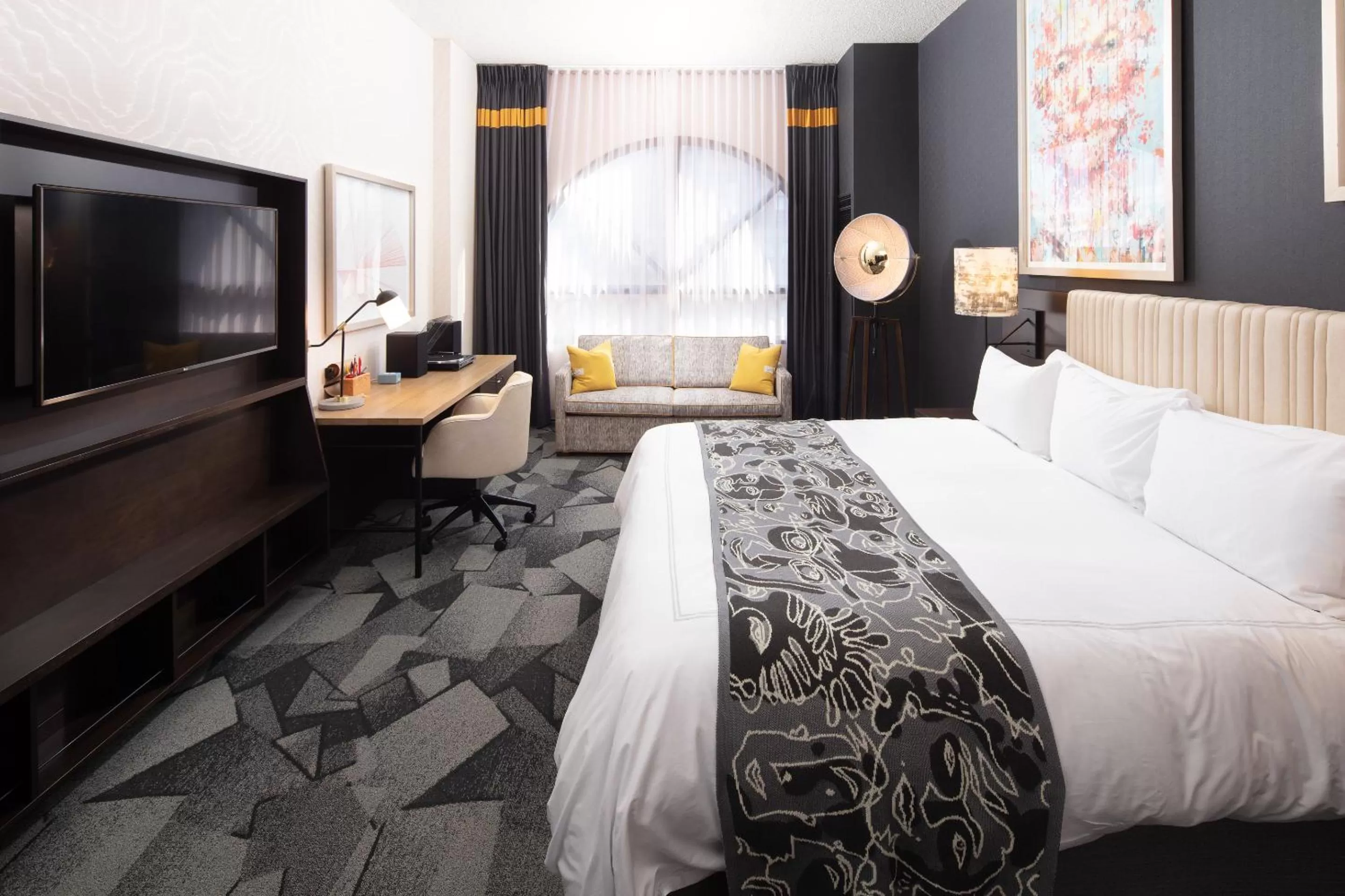 Bed in Saint Kate - The Arts Hotel