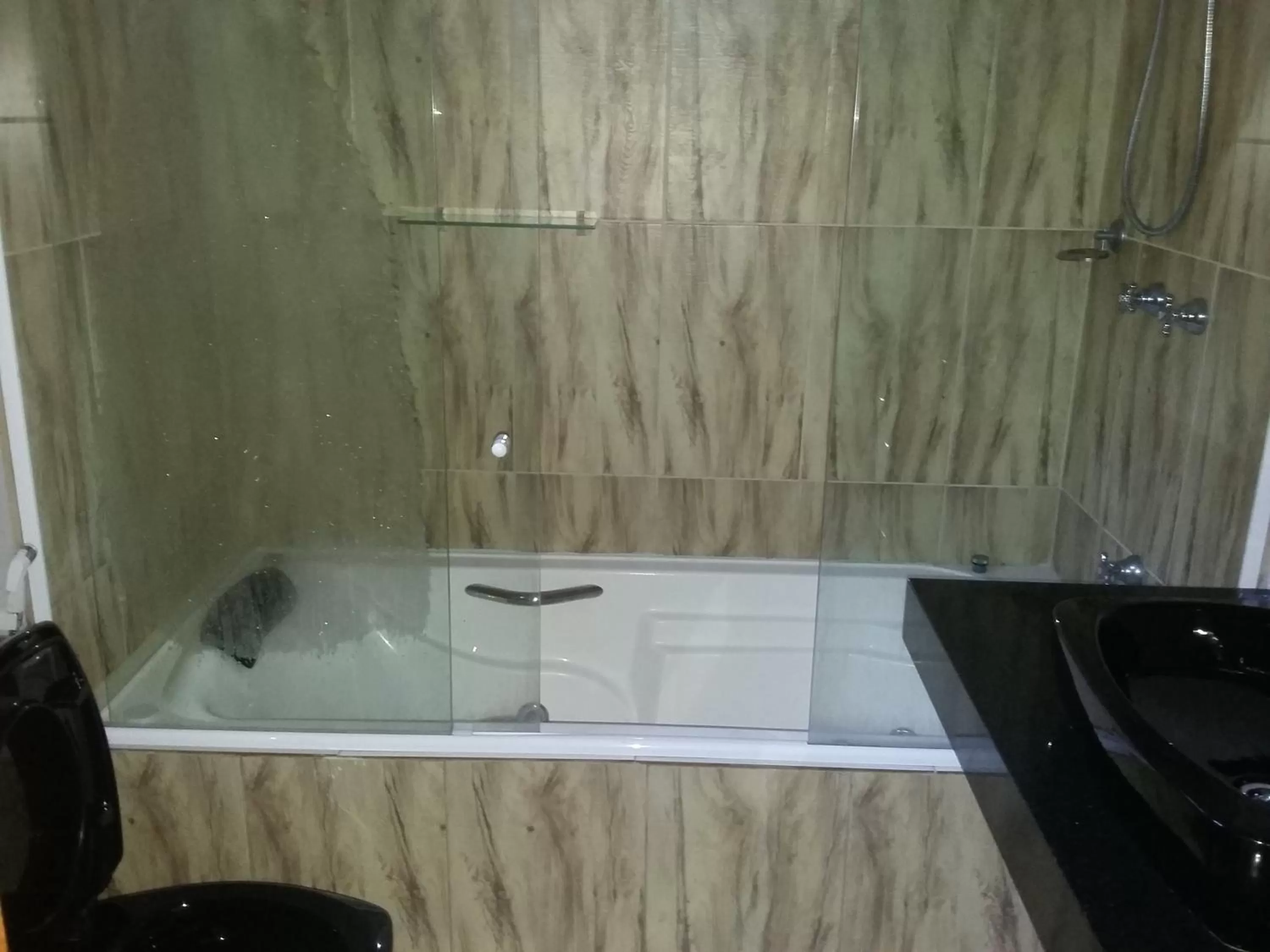 Hot Tub, Bathroom in Pousada Ipitanga IV