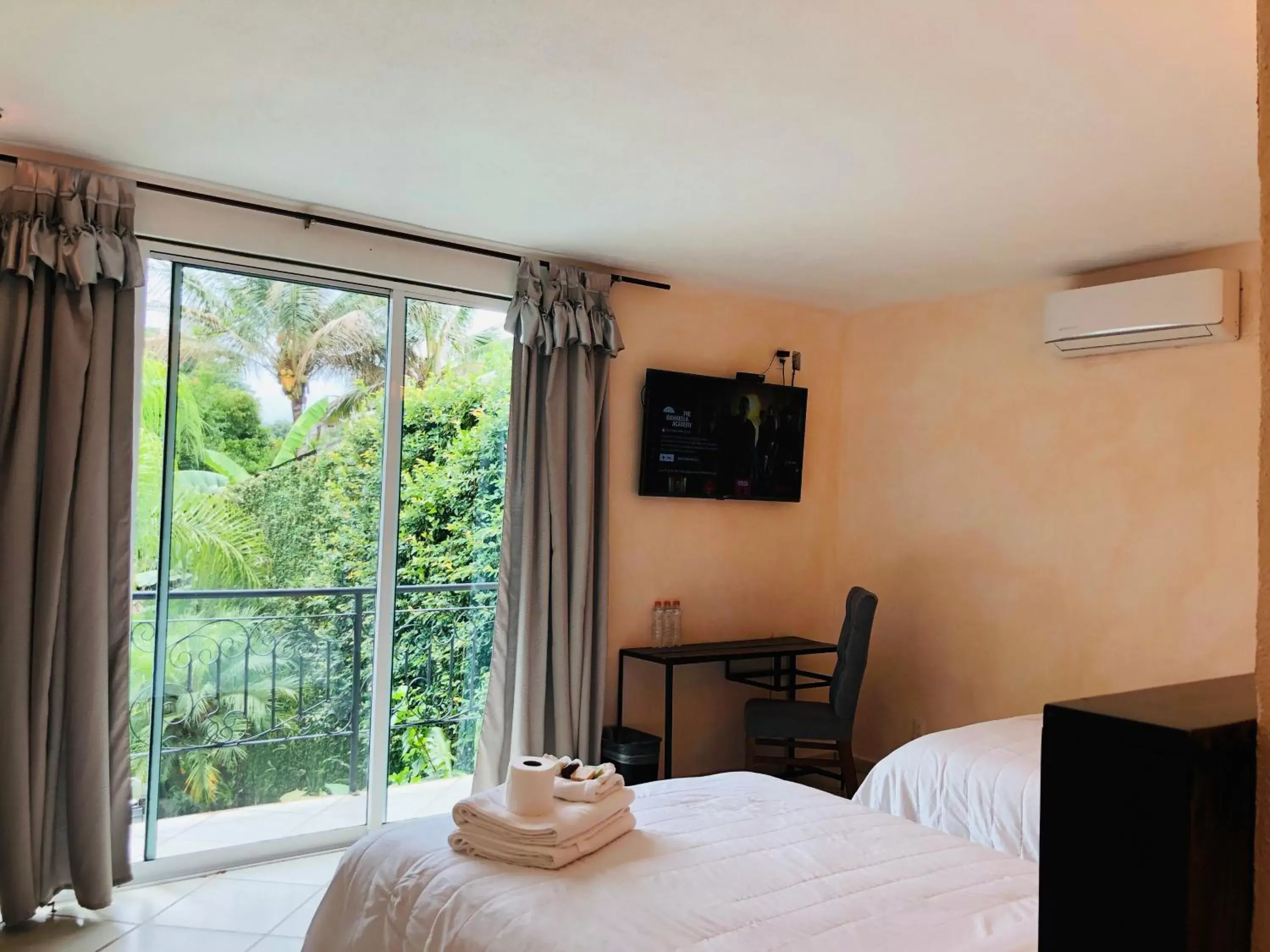 Twin Room with Balcony in Hotel Camino Surreal Xilitla Twin Room with Balcony in Hotel Camino Surreal Xilitla