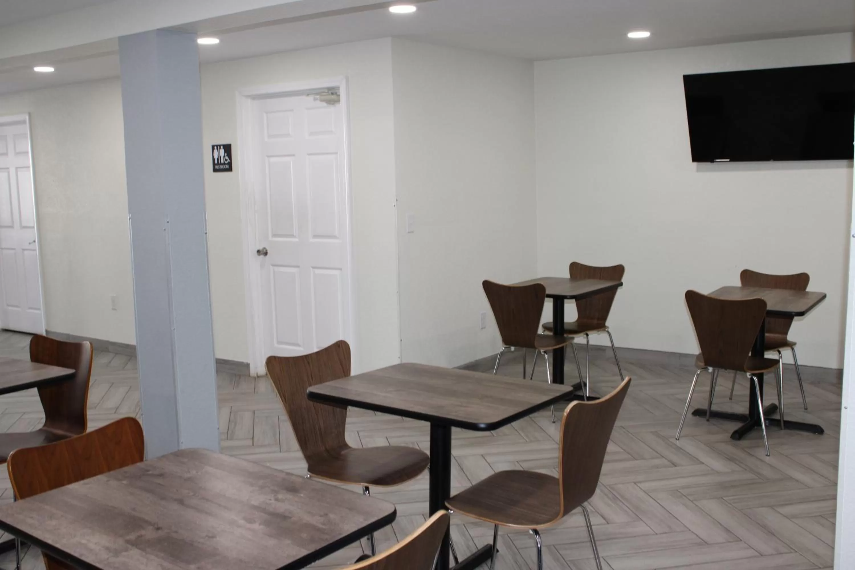 Restaurant/places to eat in Baymont by Wyndham Morganton