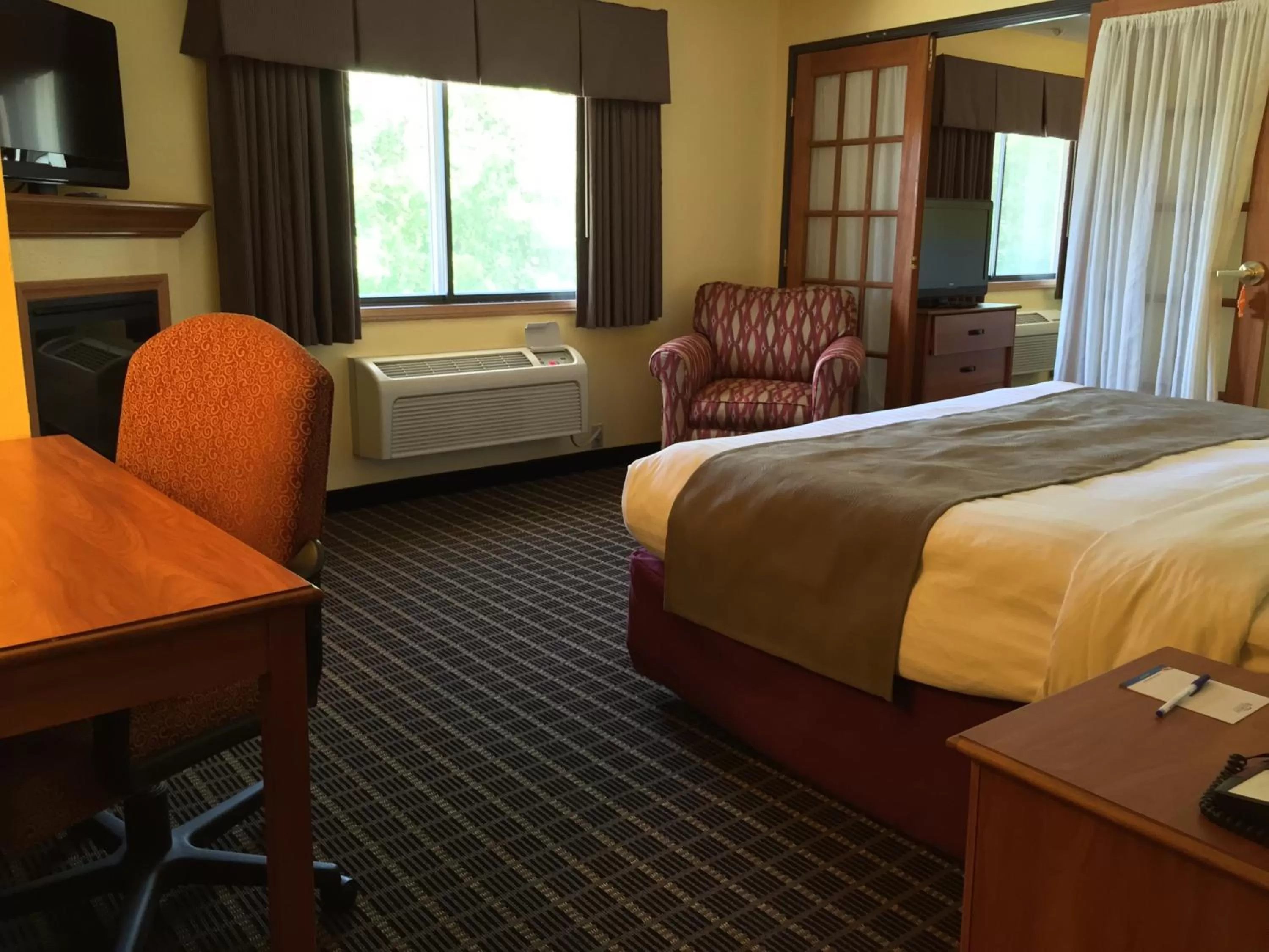 Bed in Quality Inn & Suites Harrington - Milford