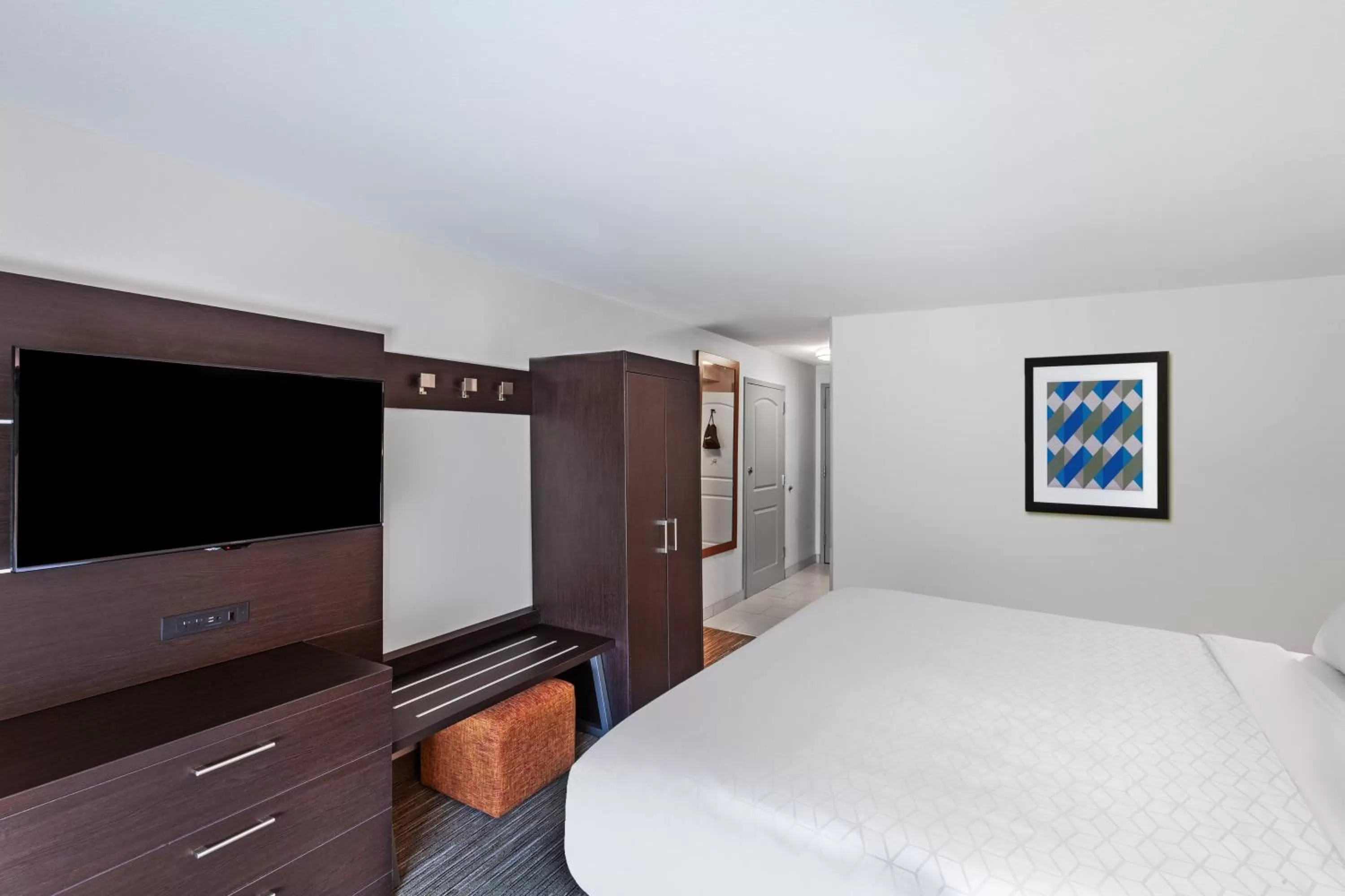 Photo of the whole room, Bed in Holiday Inn Express & Suites Baton Rouge East by IHG