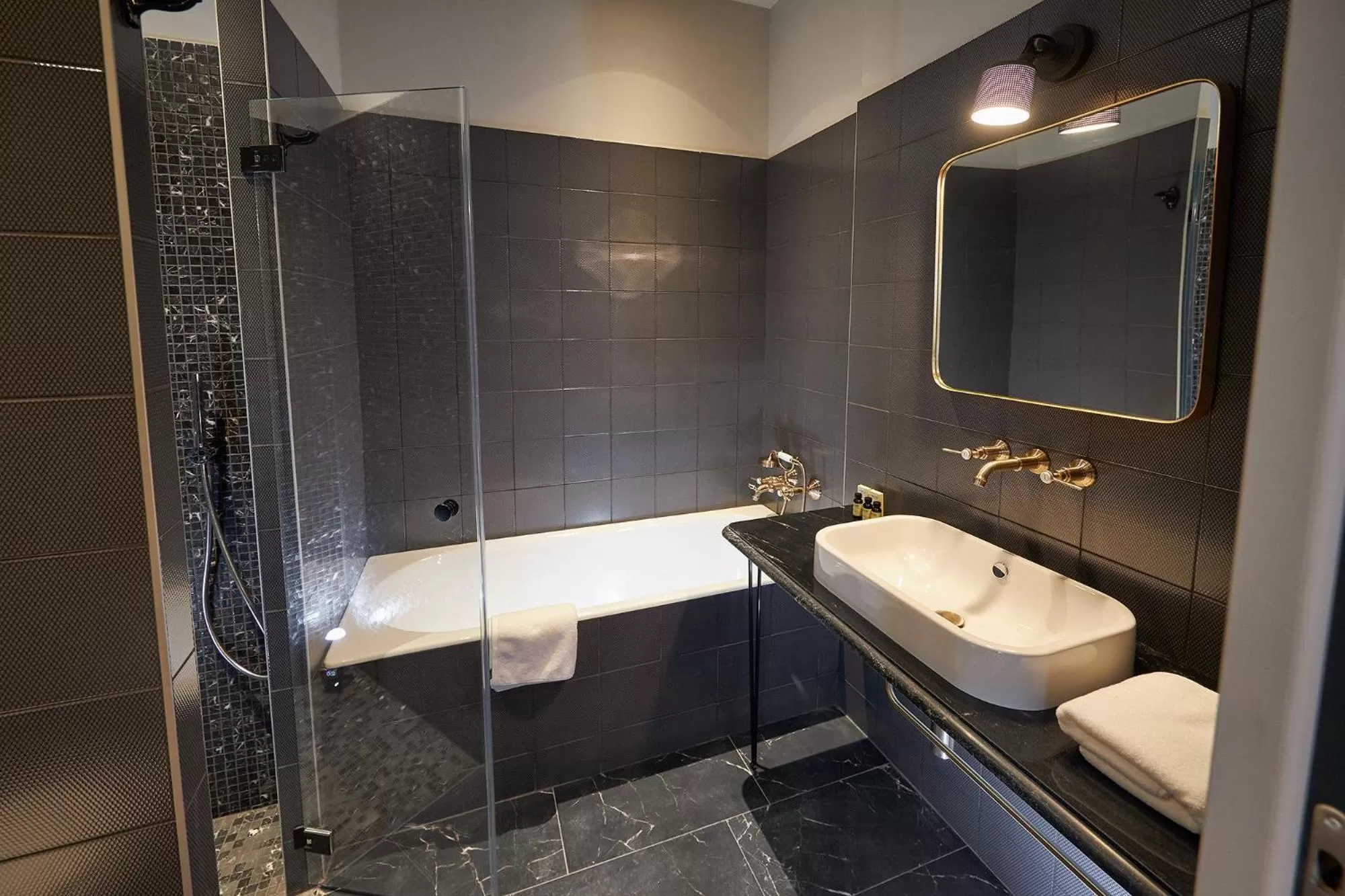 Bathroom in Hotel Victoria