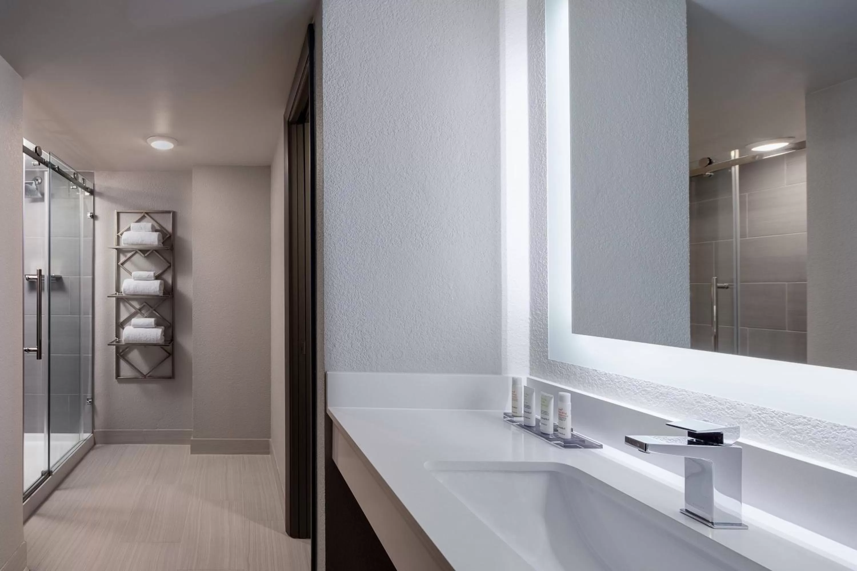 Bathroom in Marriott Hutchinson Island Resort & Beach Villas, Golf & Marina