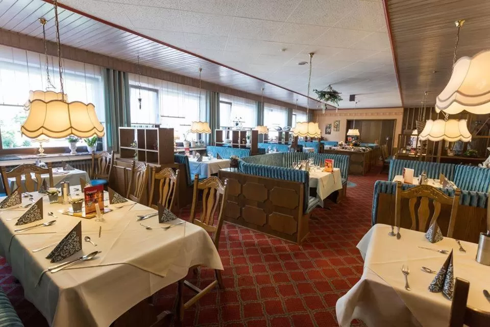 Restaurant/Places to Eat in Sporthotel Göbel