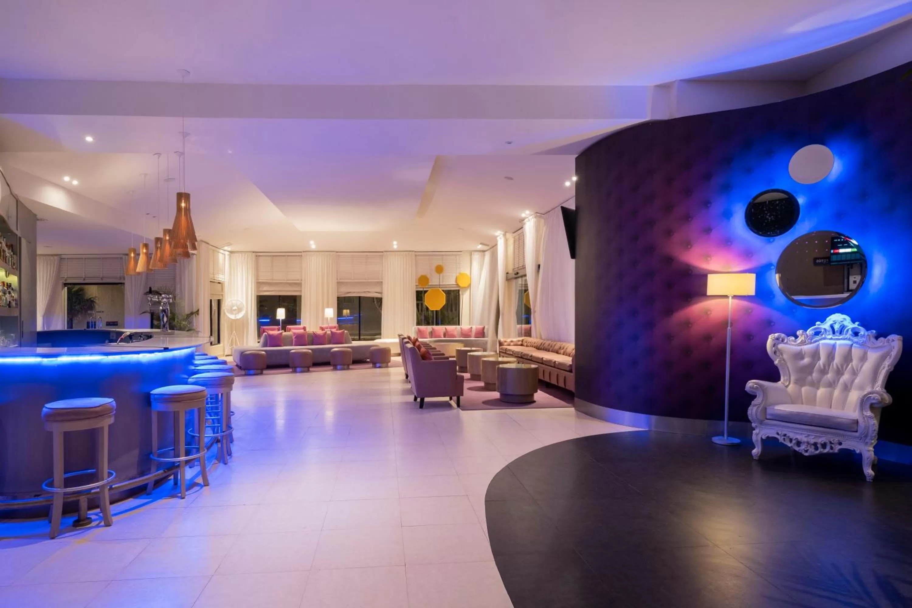 Living room in Hotel NYX Cancun