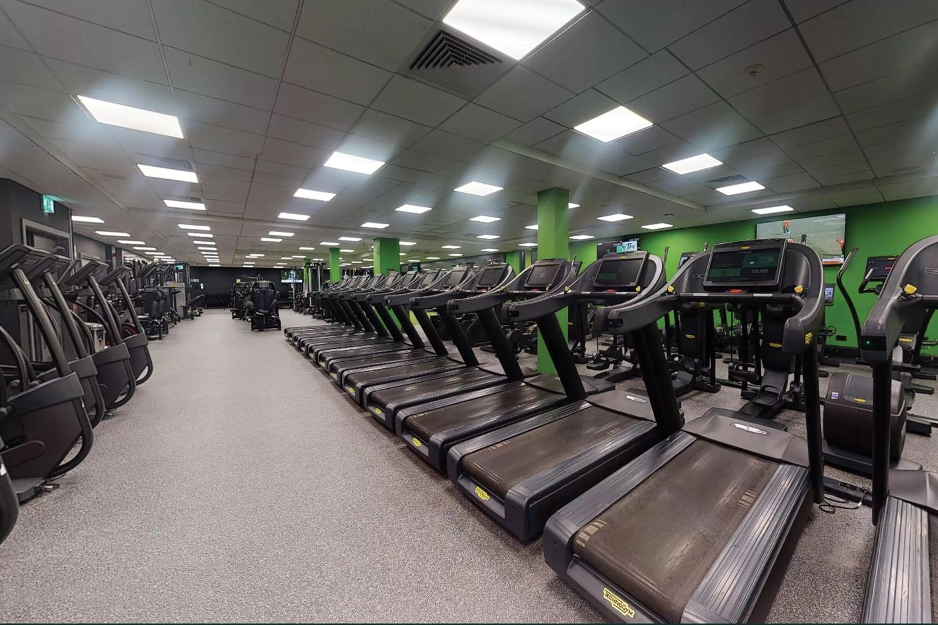 Fitness centre/facilities in Village Hotel Birmingham Dudley