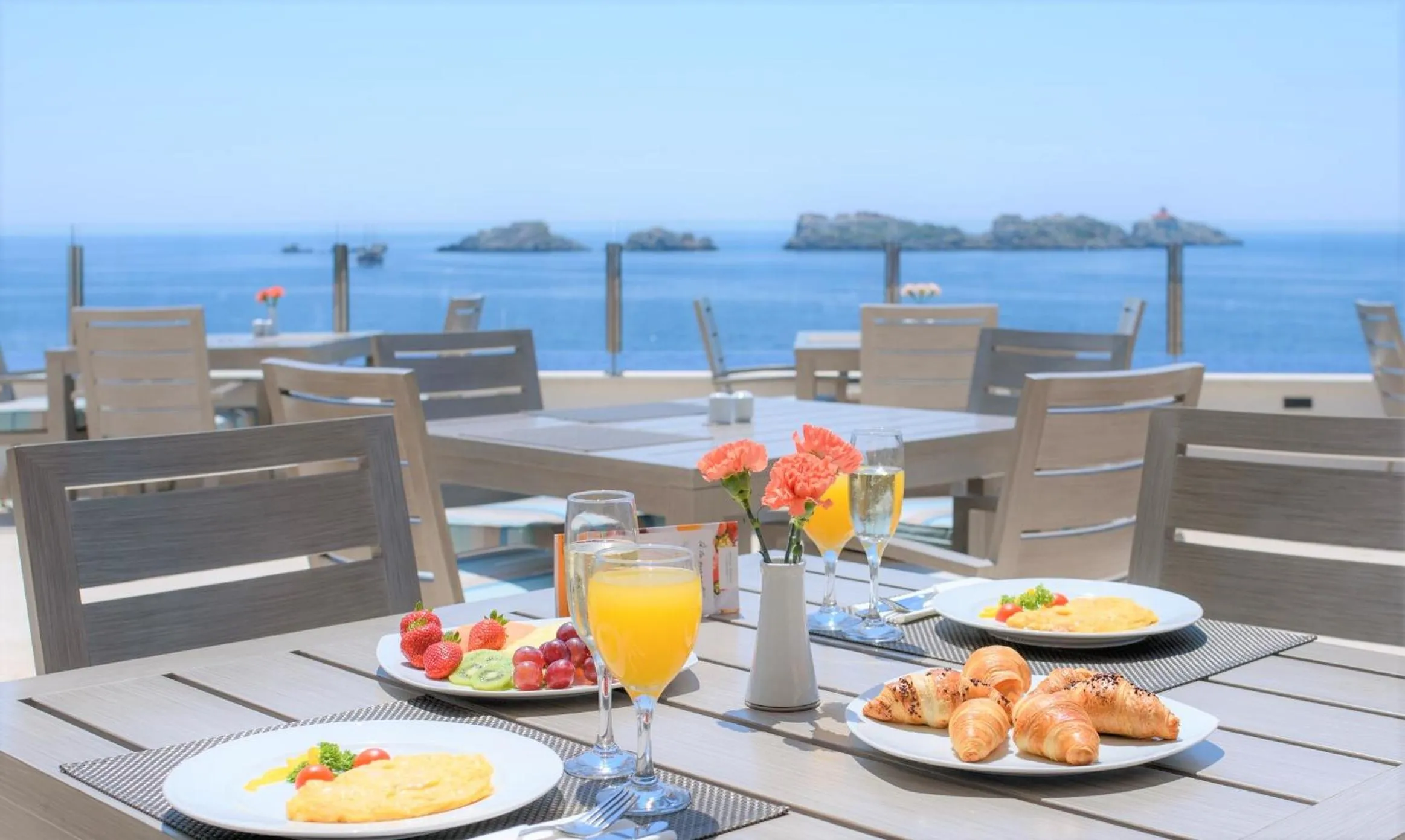 Patio in Royal Neptun Hotel