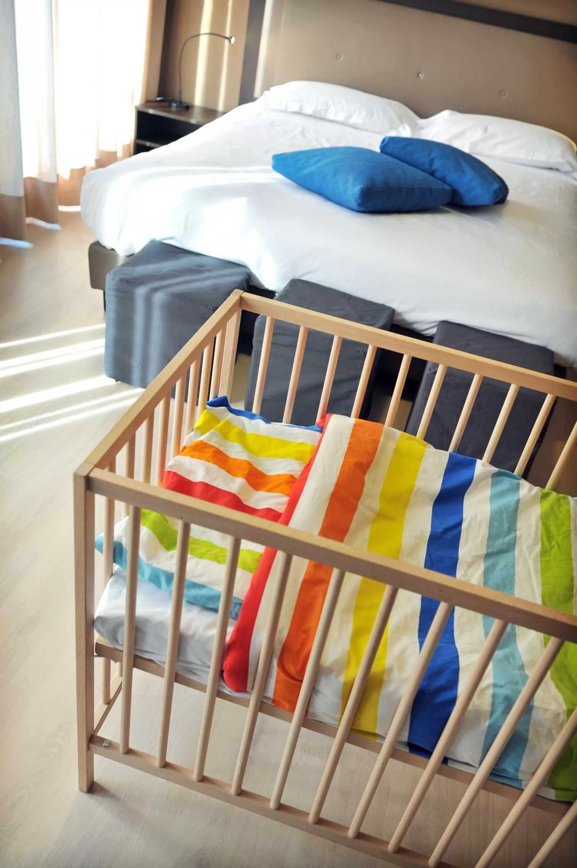 cot, Bed in M14 Hotel & Spa