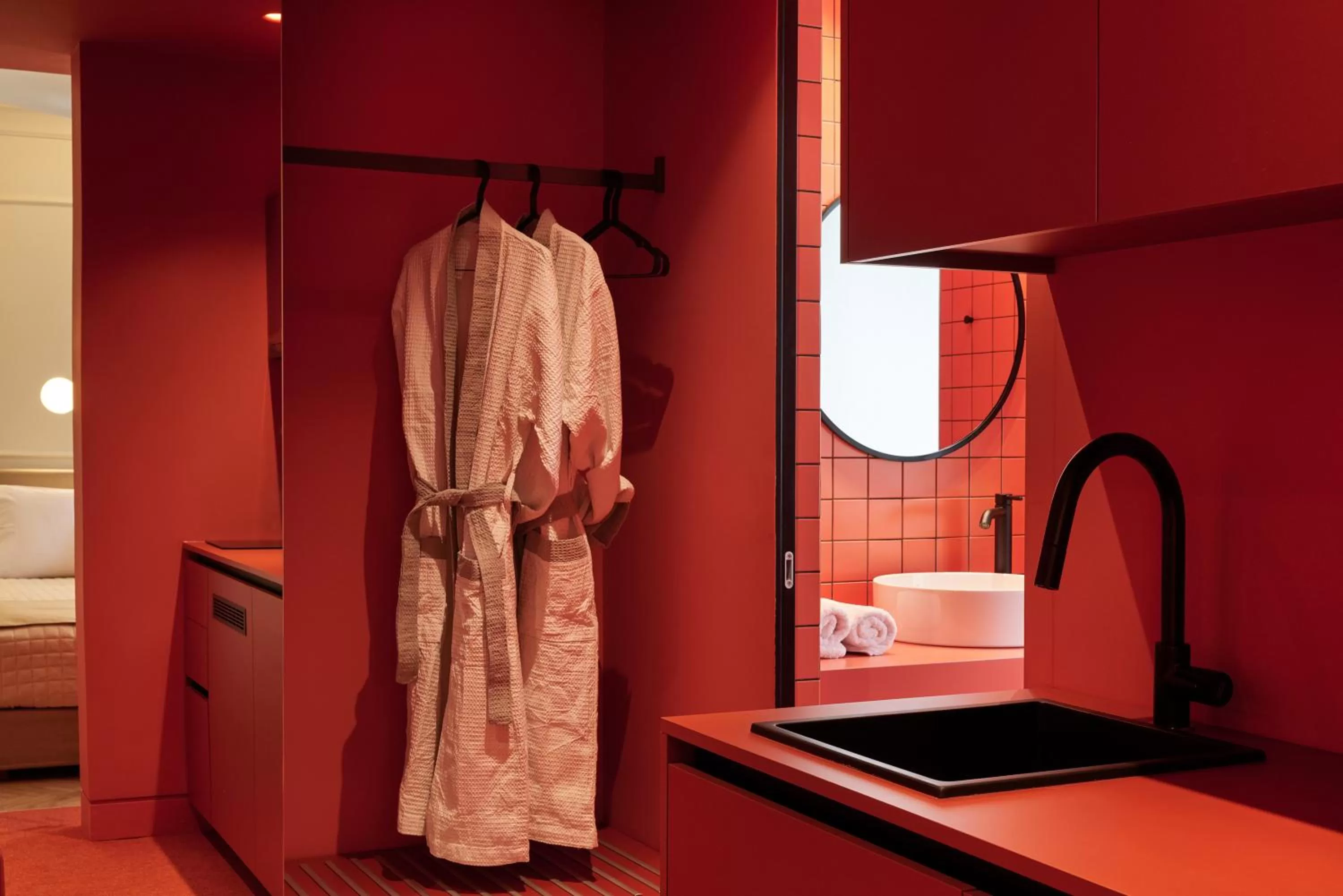 DWELL - Elegant City Stay