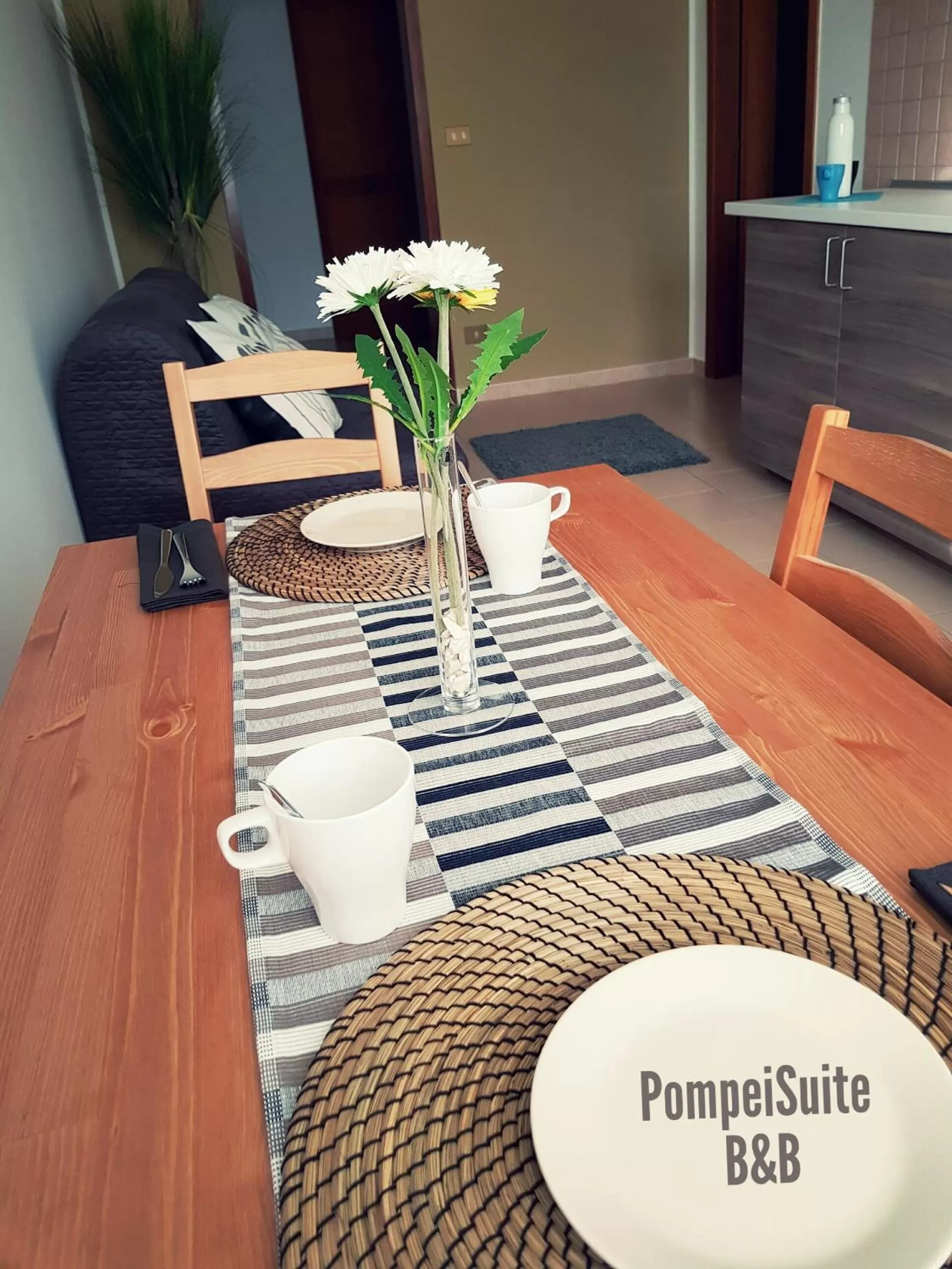 Dining area in Pompei Suite