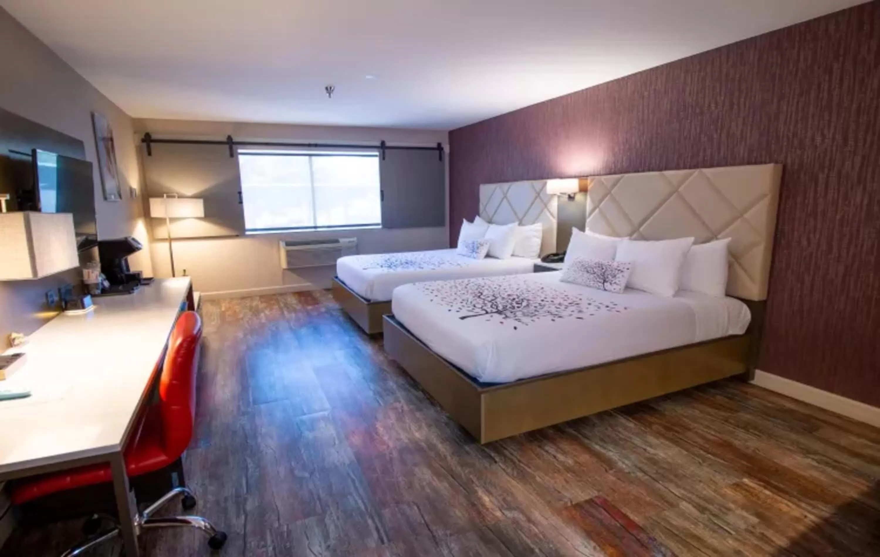 Bed in Empeiria High Sierra Hotel