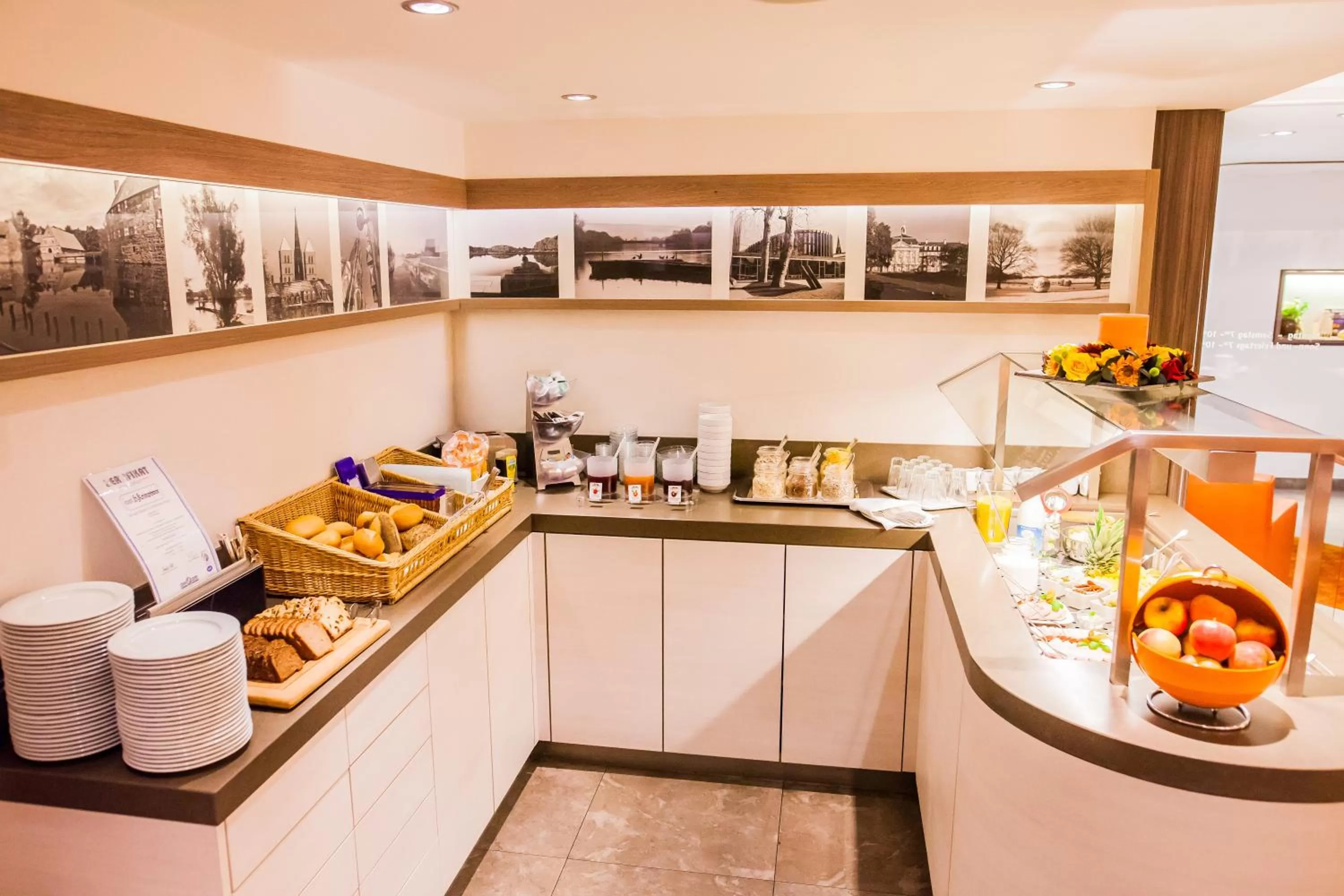 Buffet breakfast in Hotel Martinihof