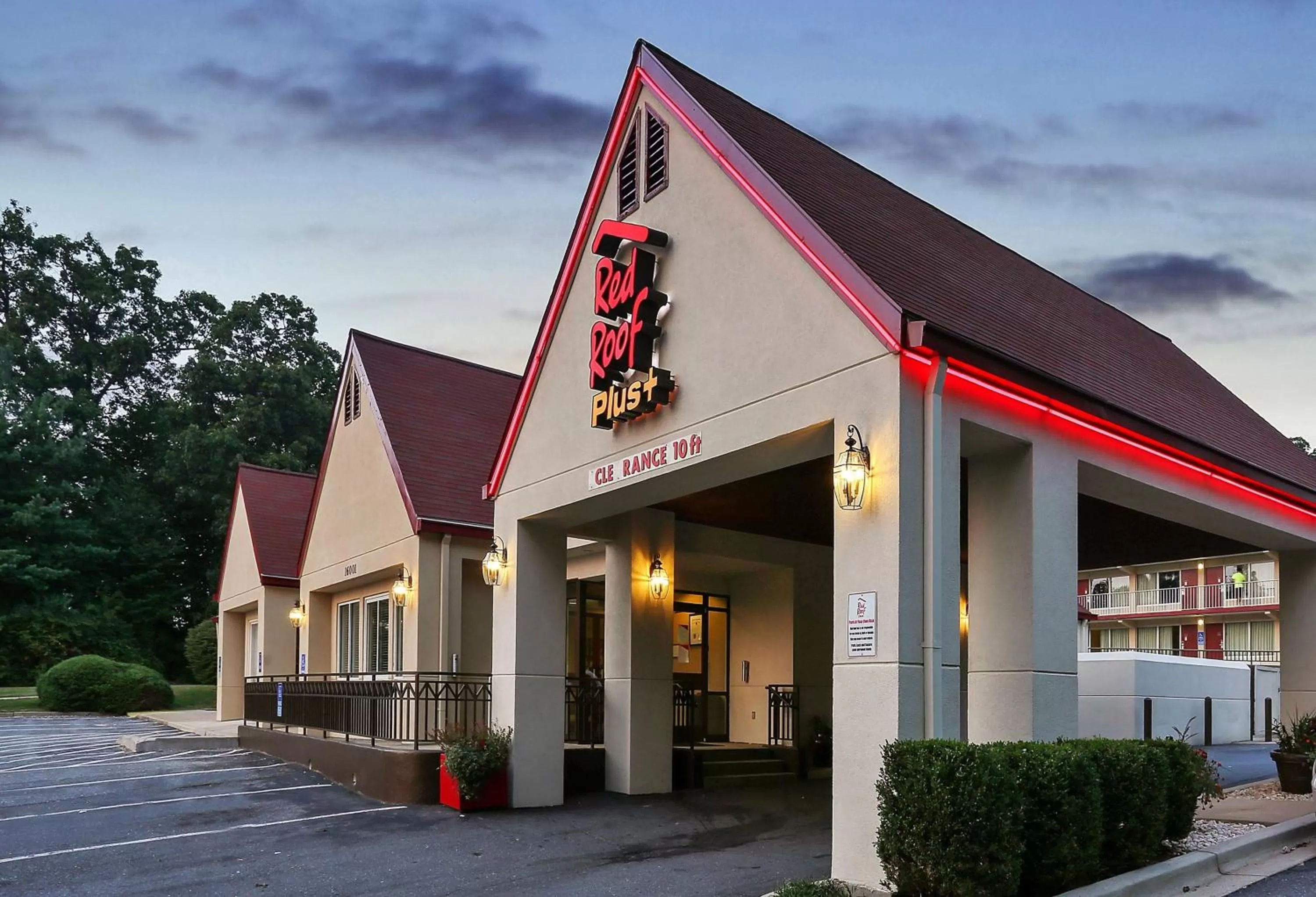 Property building in Red Roof Inn PLUS+ Washington DC Rockville