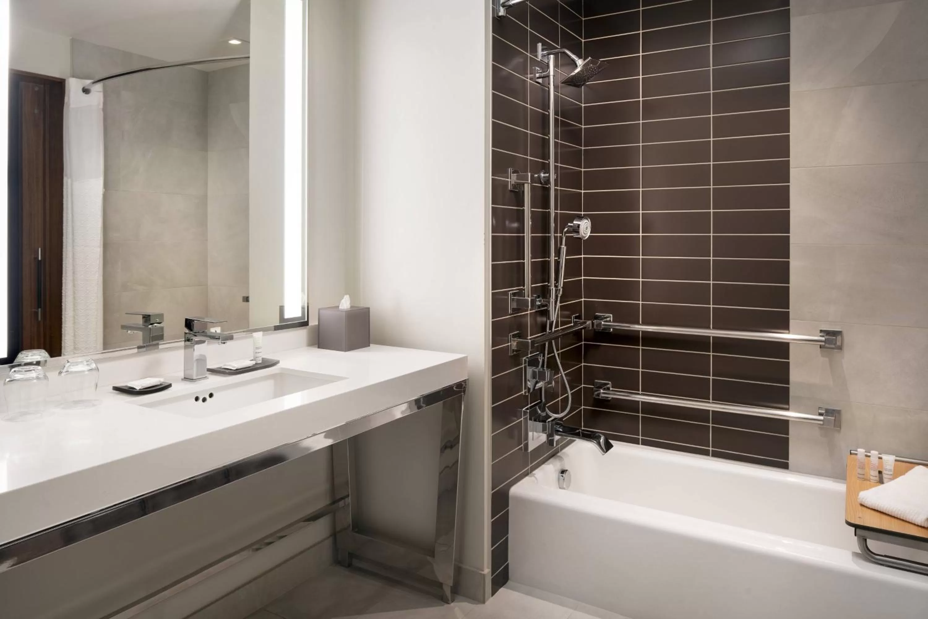 Bathroom in Marriott Irvine Spectrum