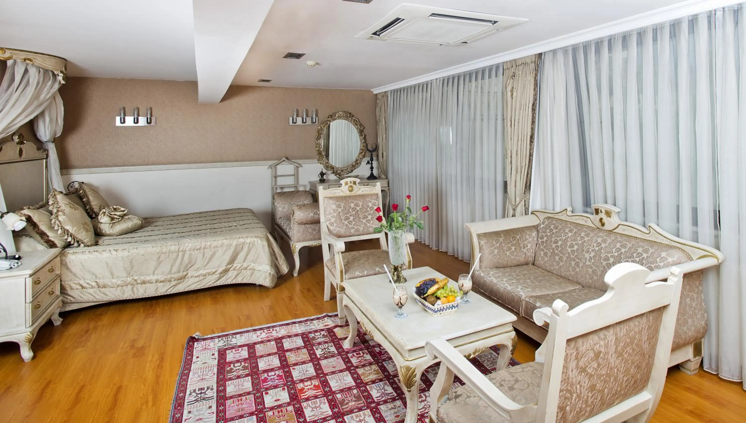 Photo of the whole room, Seating Area in Eterno Hotel