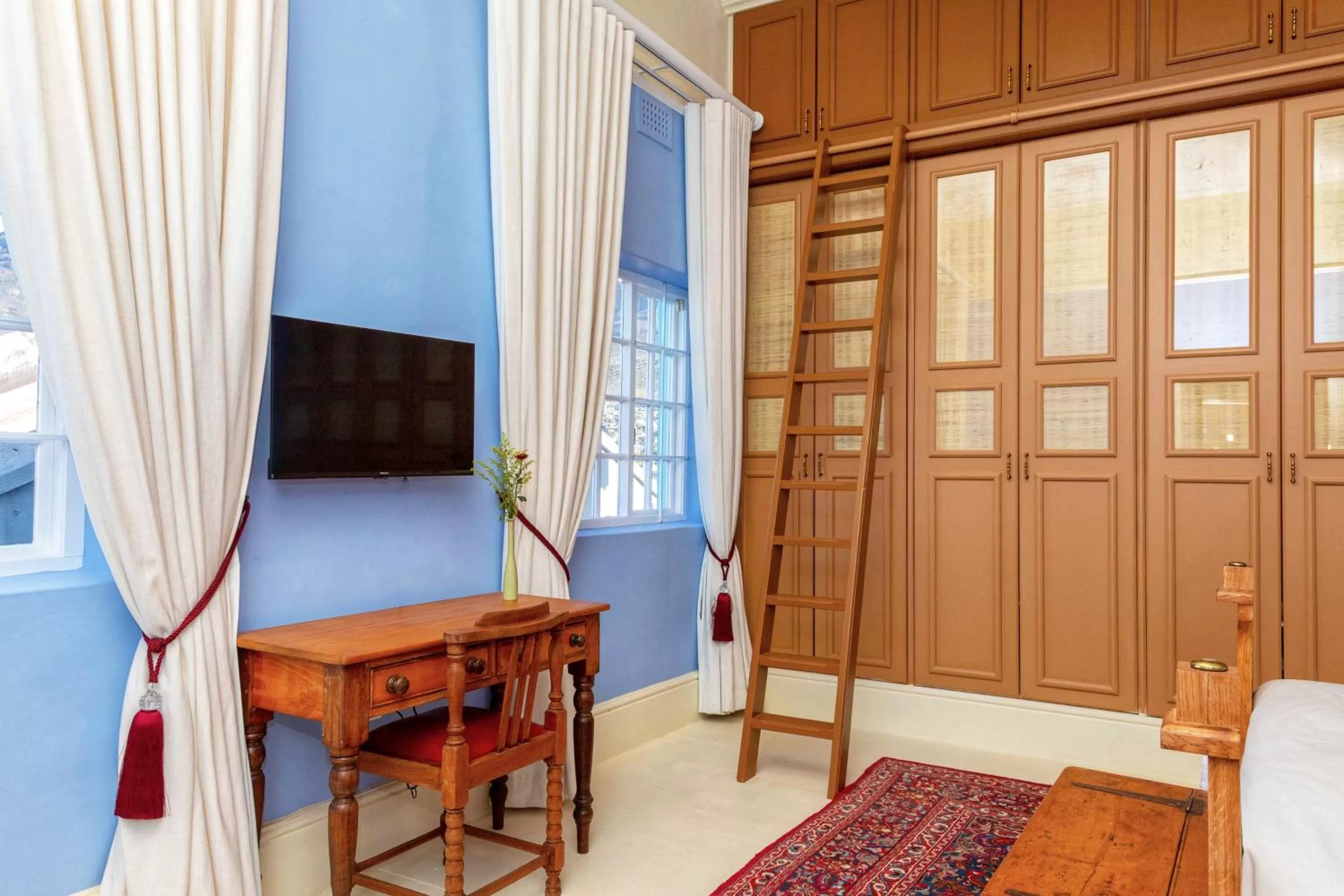 TV and multimedia in Amina Boutique Hotel