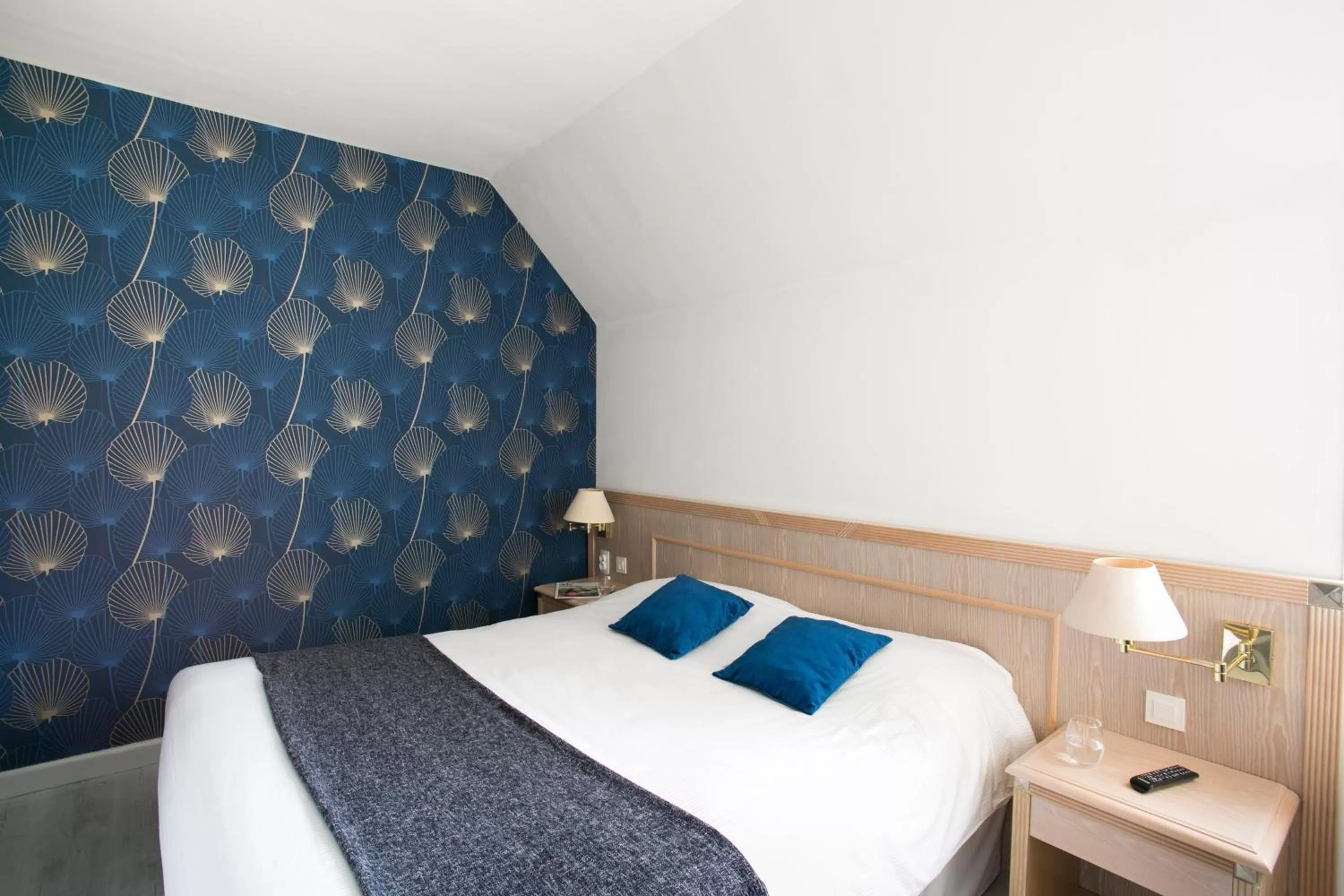 Bed in Hôtel Résidence Normandy Country Club by Popinns