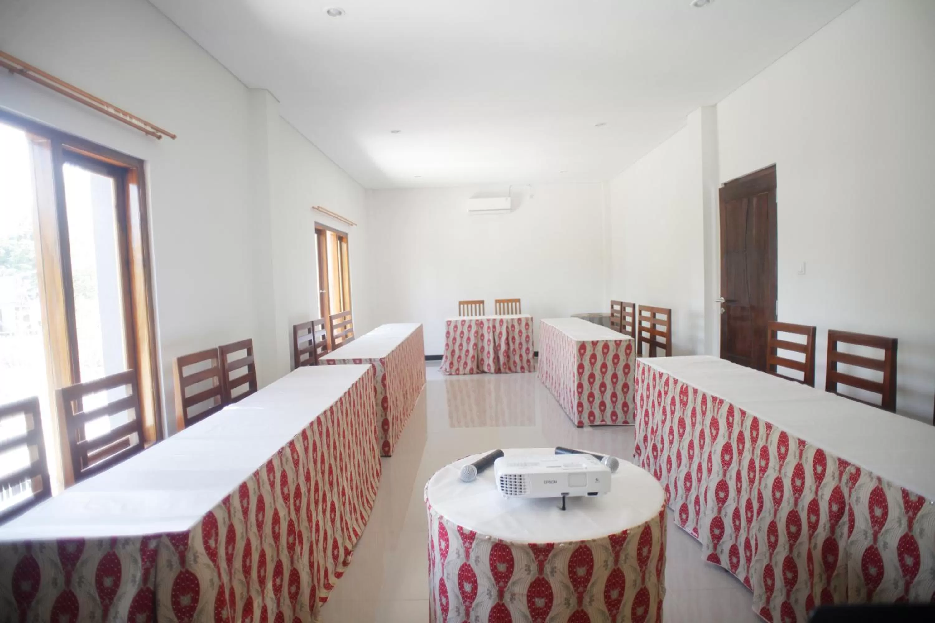 Business facilities in Pavilla Labuan Bajo