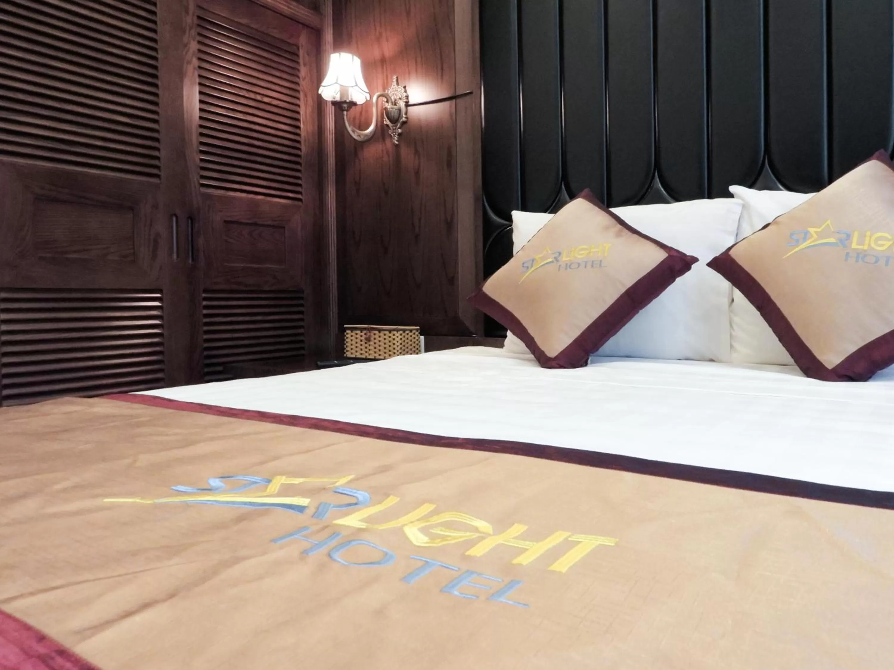 Bed in HaLong Starlight Inn & Travel
