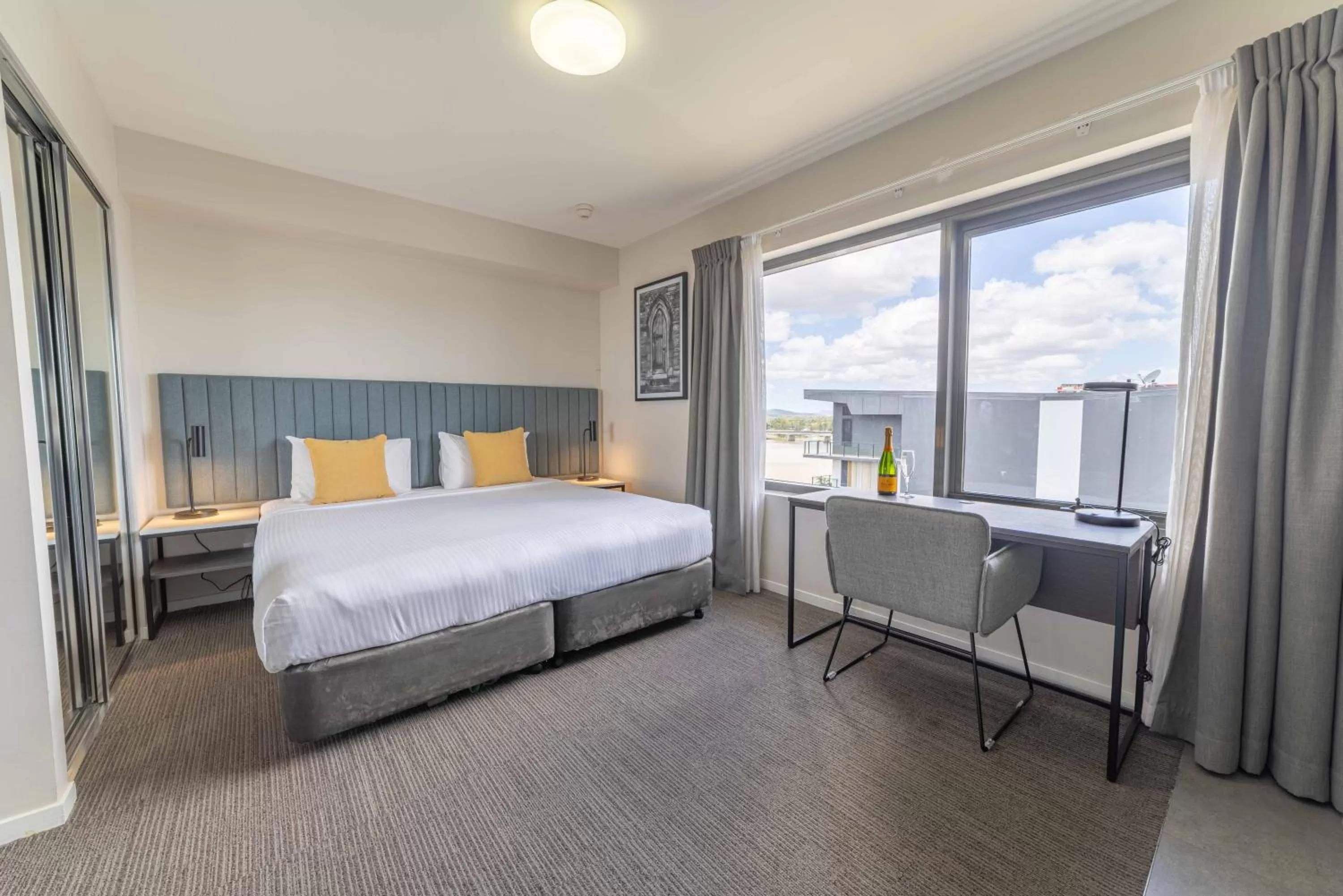 Photo of the whole room, Bed in Quest Rockhampton