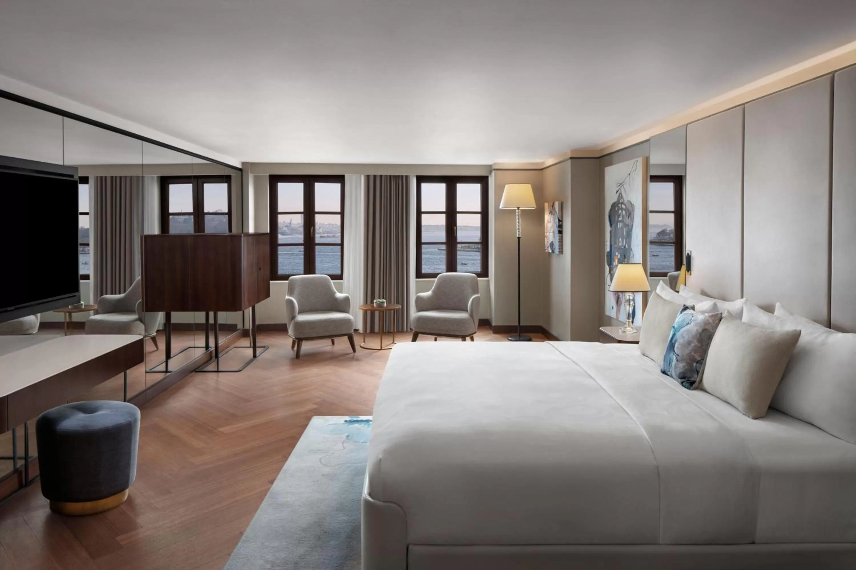 Photo of the whole room, Bed in JW Marriott Istanbul Bosphorus