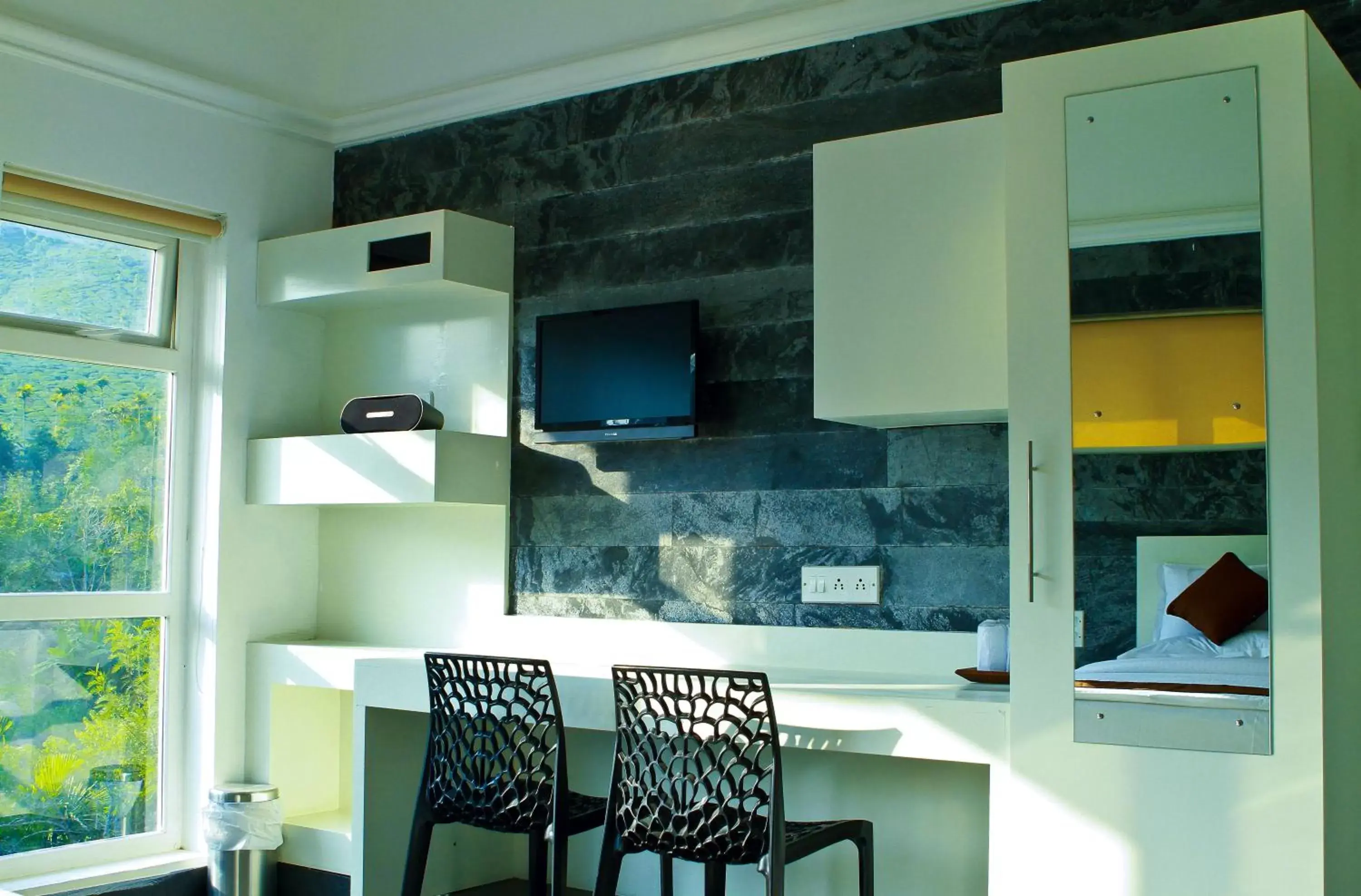 Deluxe Double Room with Mountain View - single occupancy in Gruenberg Tea Plantation Haus Deluxe Double Room with Mountain View - single occupancy in Gruenberg Tea Plantation Haus