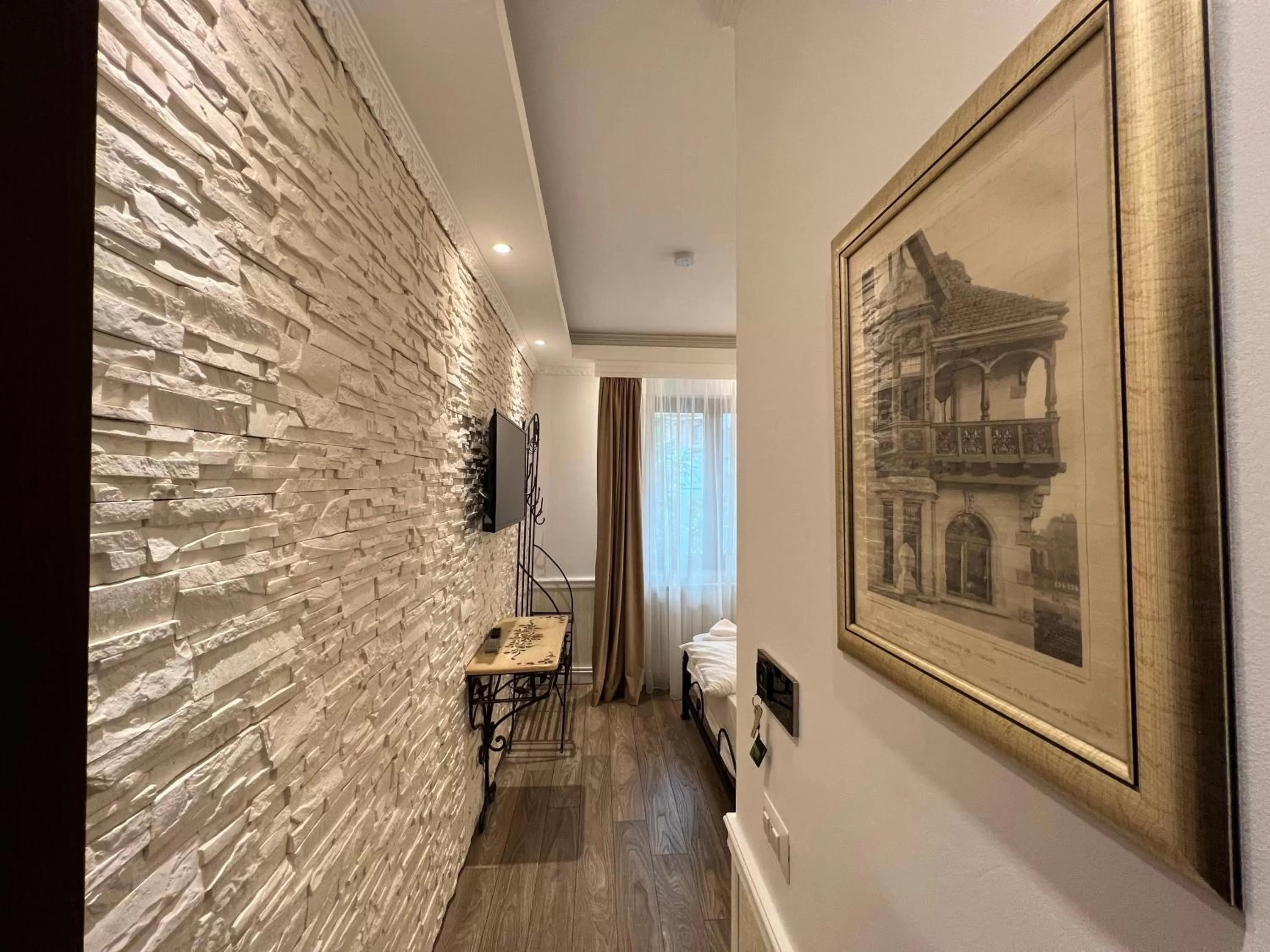 Photo of the whole room in Hotel Boutique Cathedral Plaza Residences room for rent downtown