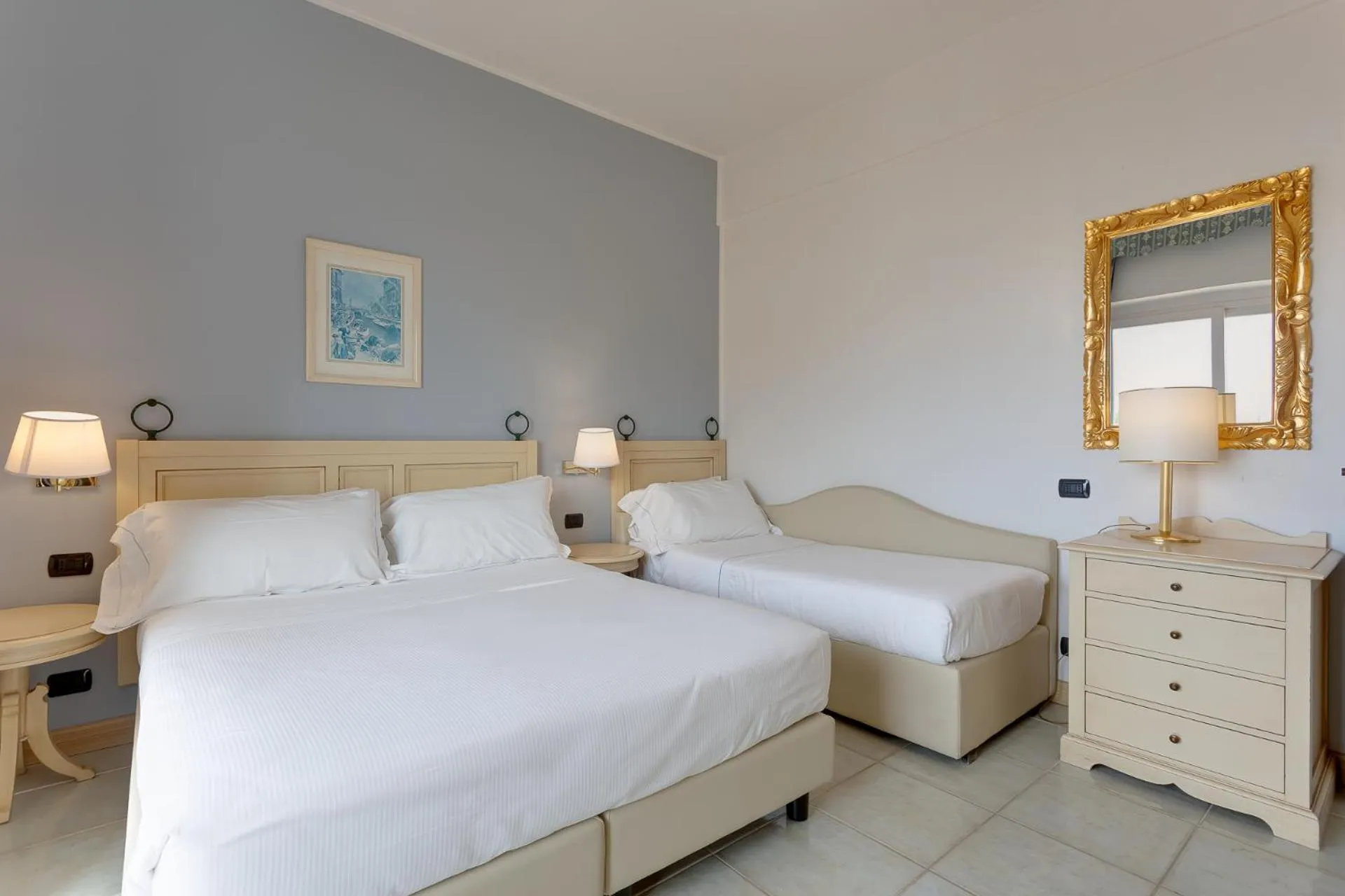 Triple Room with Balcony in Hotel Cavalluccio Marino