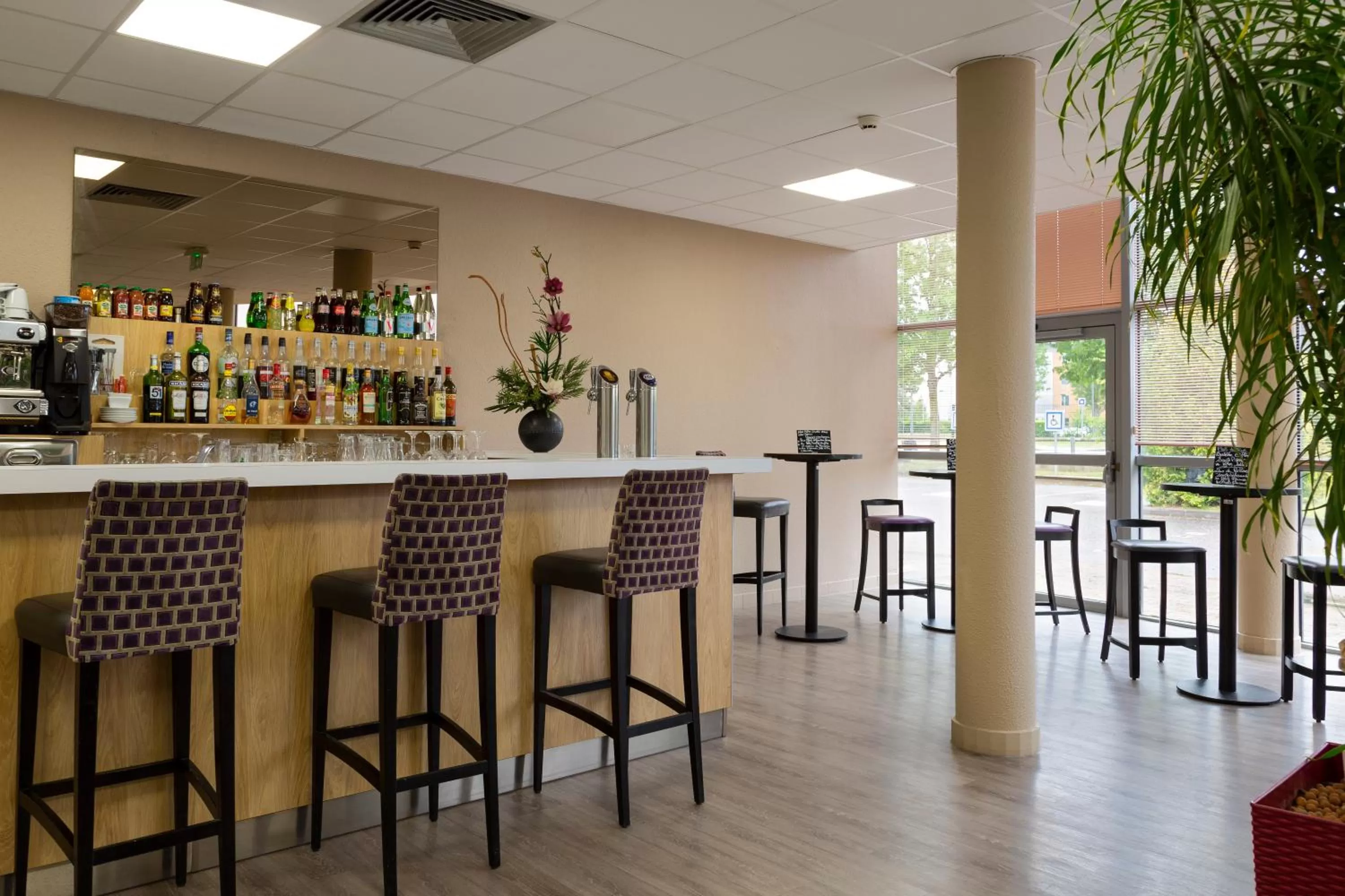Restaurant/places to eat in Comfort Hotel Aeroport Lyon St Exupery