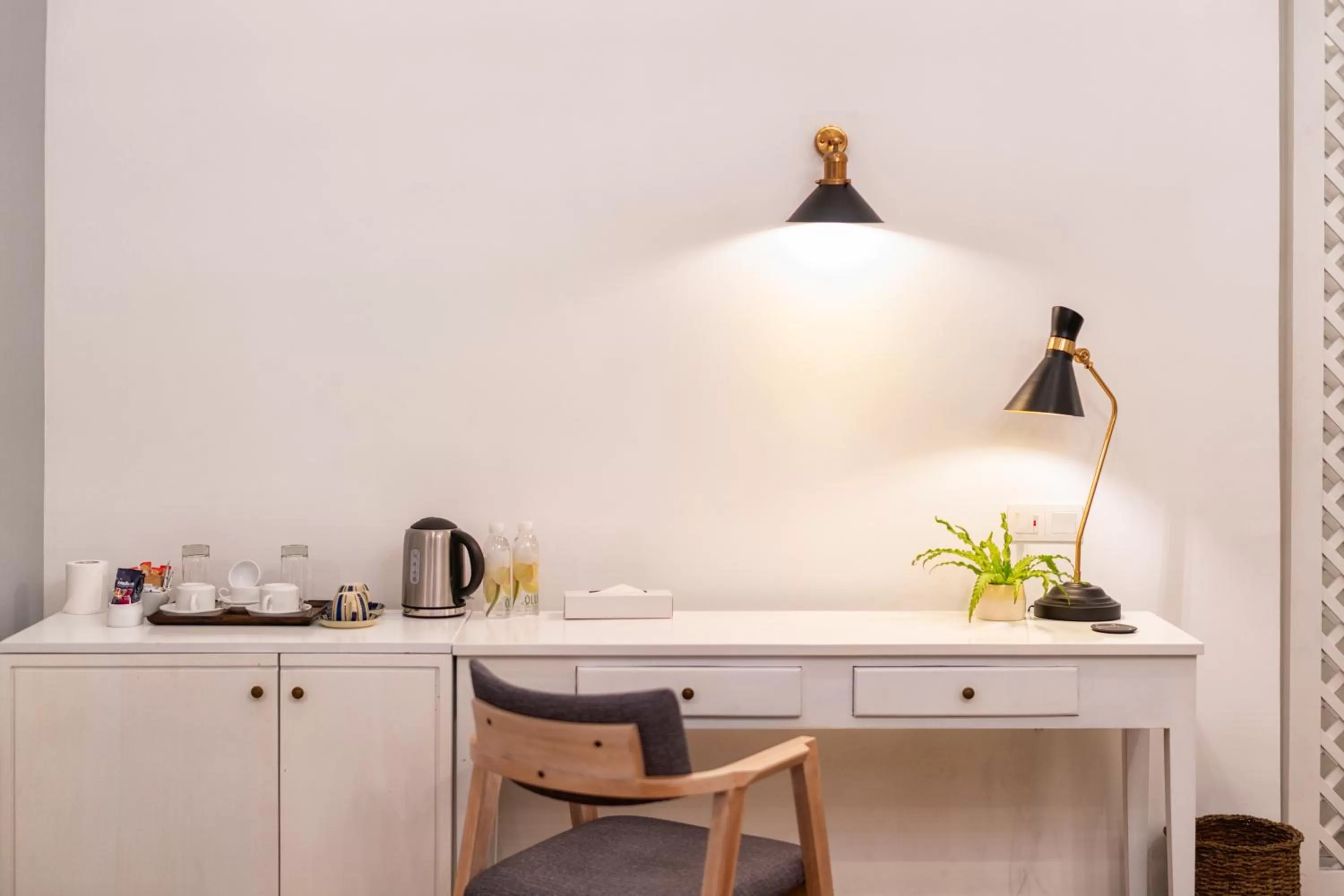 Coffee/tea facilities in Triple O Six