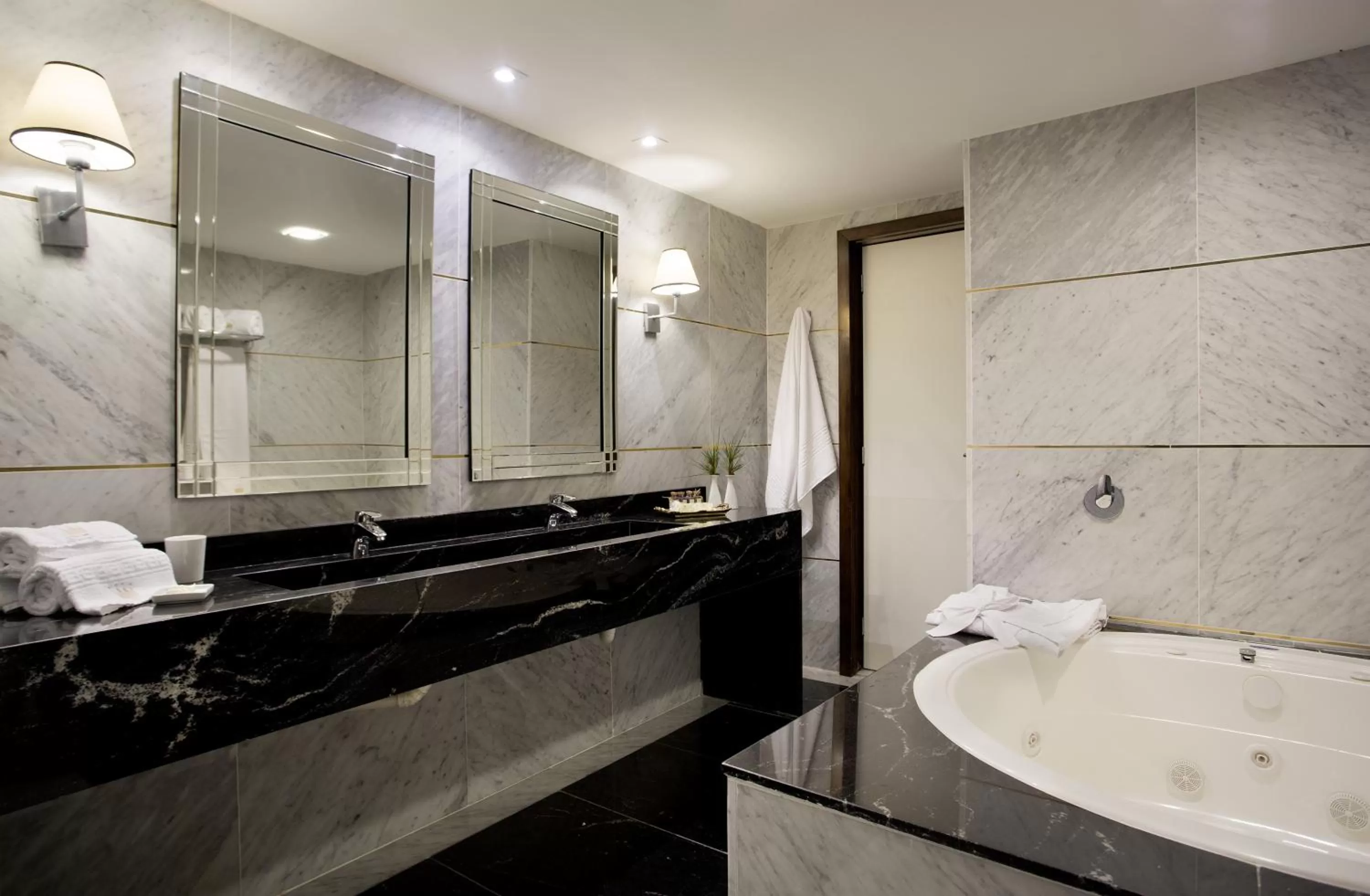 Shower in Royal Atlântica Macaé Hotel