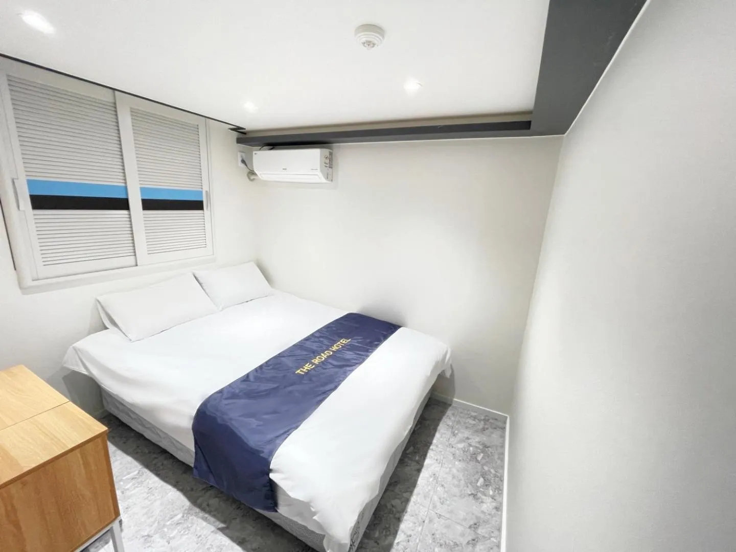 Decorative detail, Bed in The Road Hotel