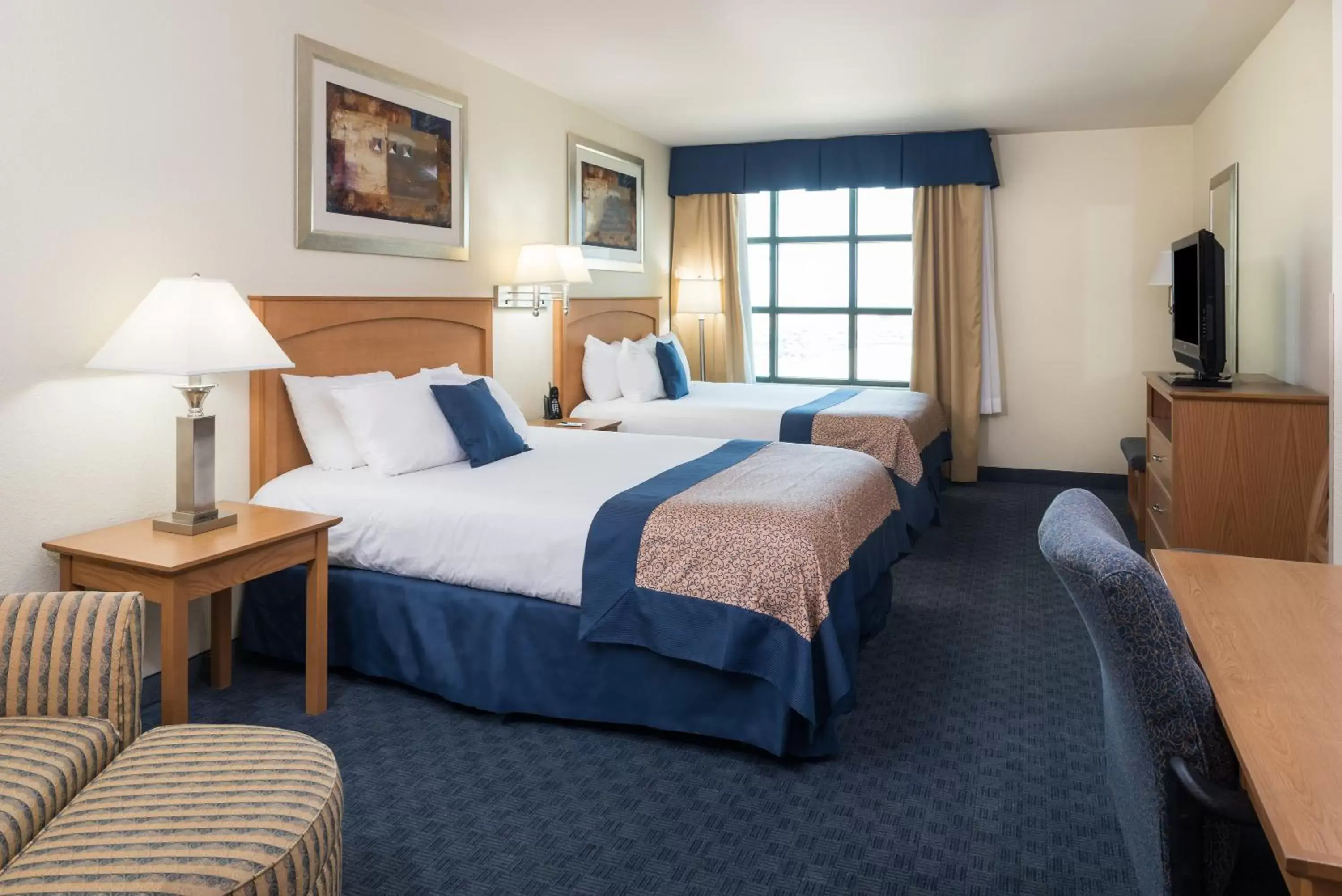 Queen Room with Two Queen Beds - Mobility Access/Non-Smoking in Wingate by Wyndham Spokane Airport Queen Room with Two Queen Beds - Mobility Access/Non-Smoking in Wingate by Wyndham Spokane Airport