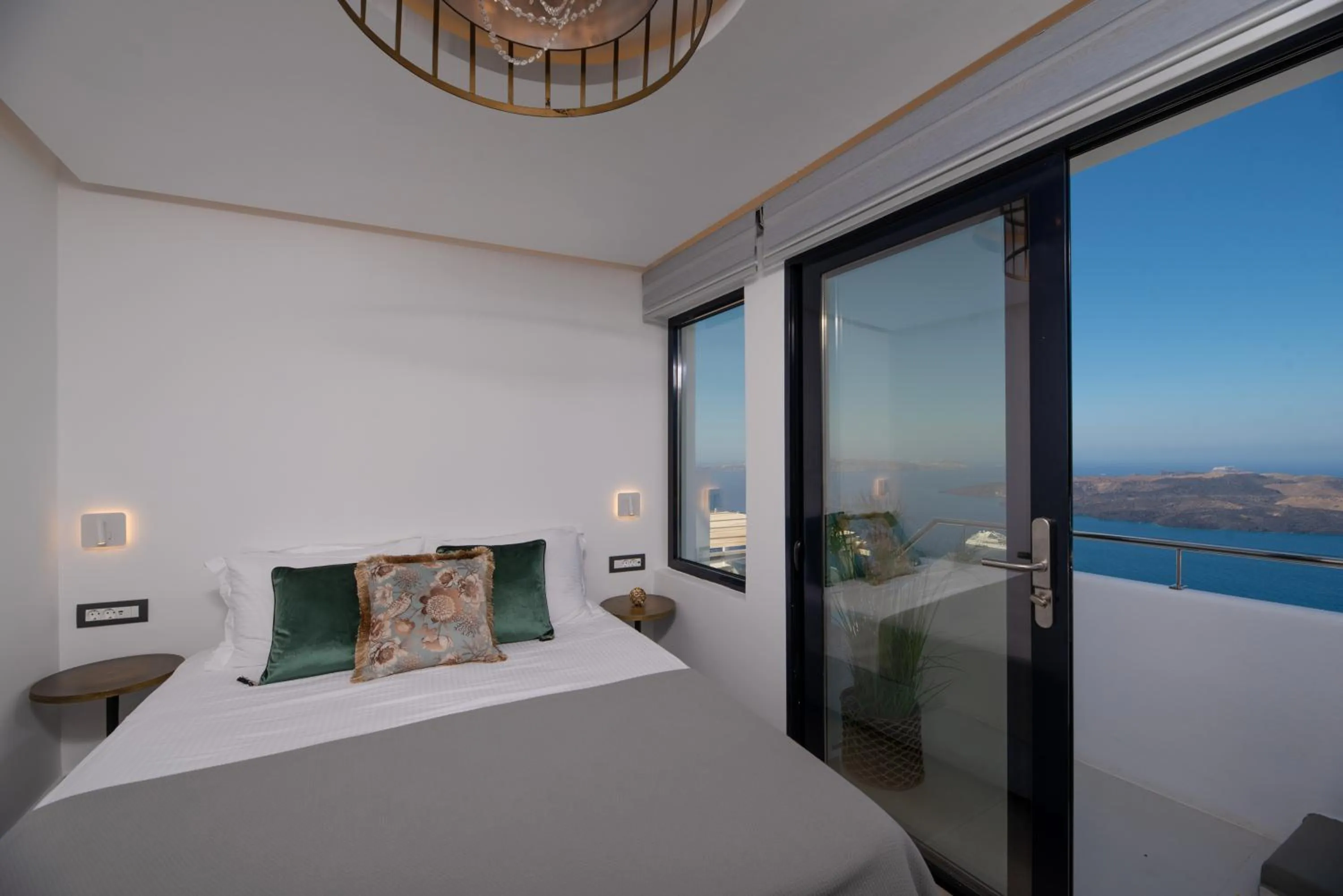 Bedroom, Bed in Daydream Luxury Suites