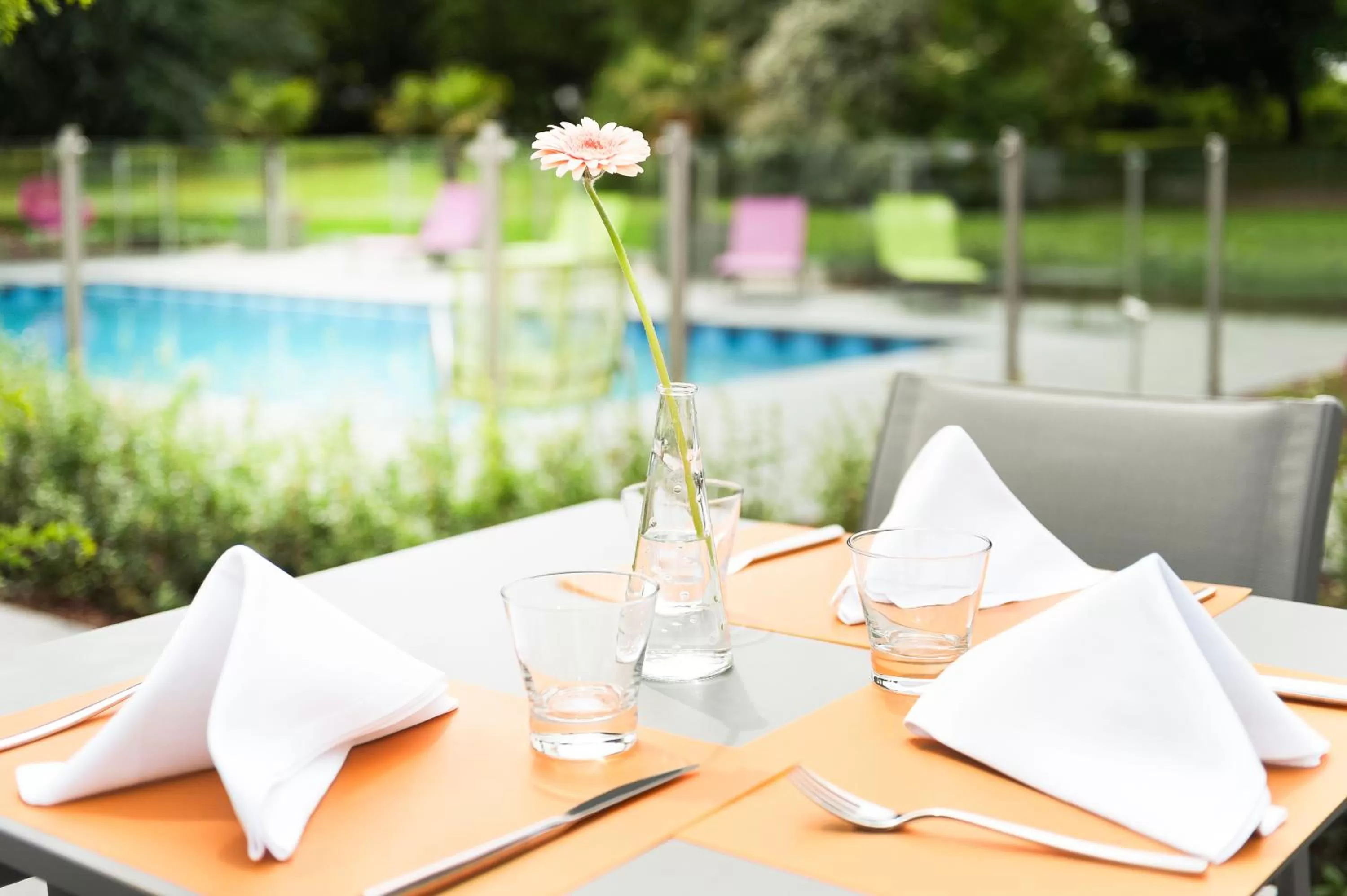 Restaurant/places to eat in Novotel Lens Noyelles