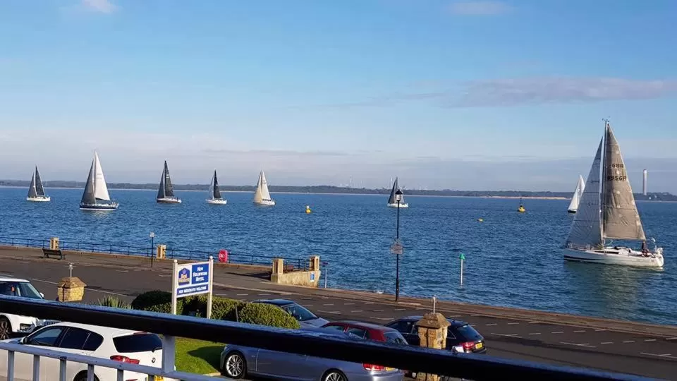 BEST WESTERN New Holmwood Hotel